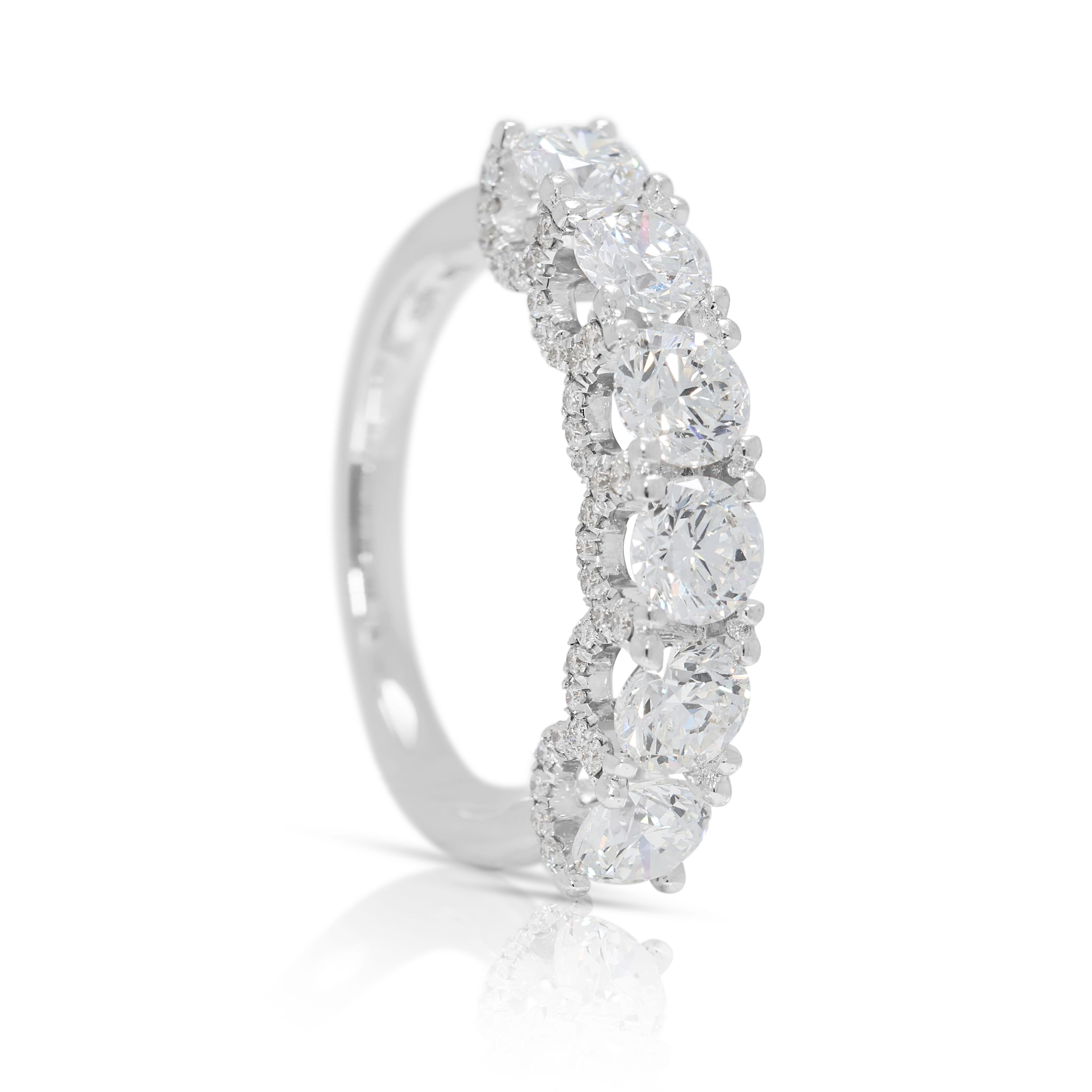 Elegance 1,92ct Diamante Naturale Anello a Sei Pietre in Oro Bianco 18K in vendita 1