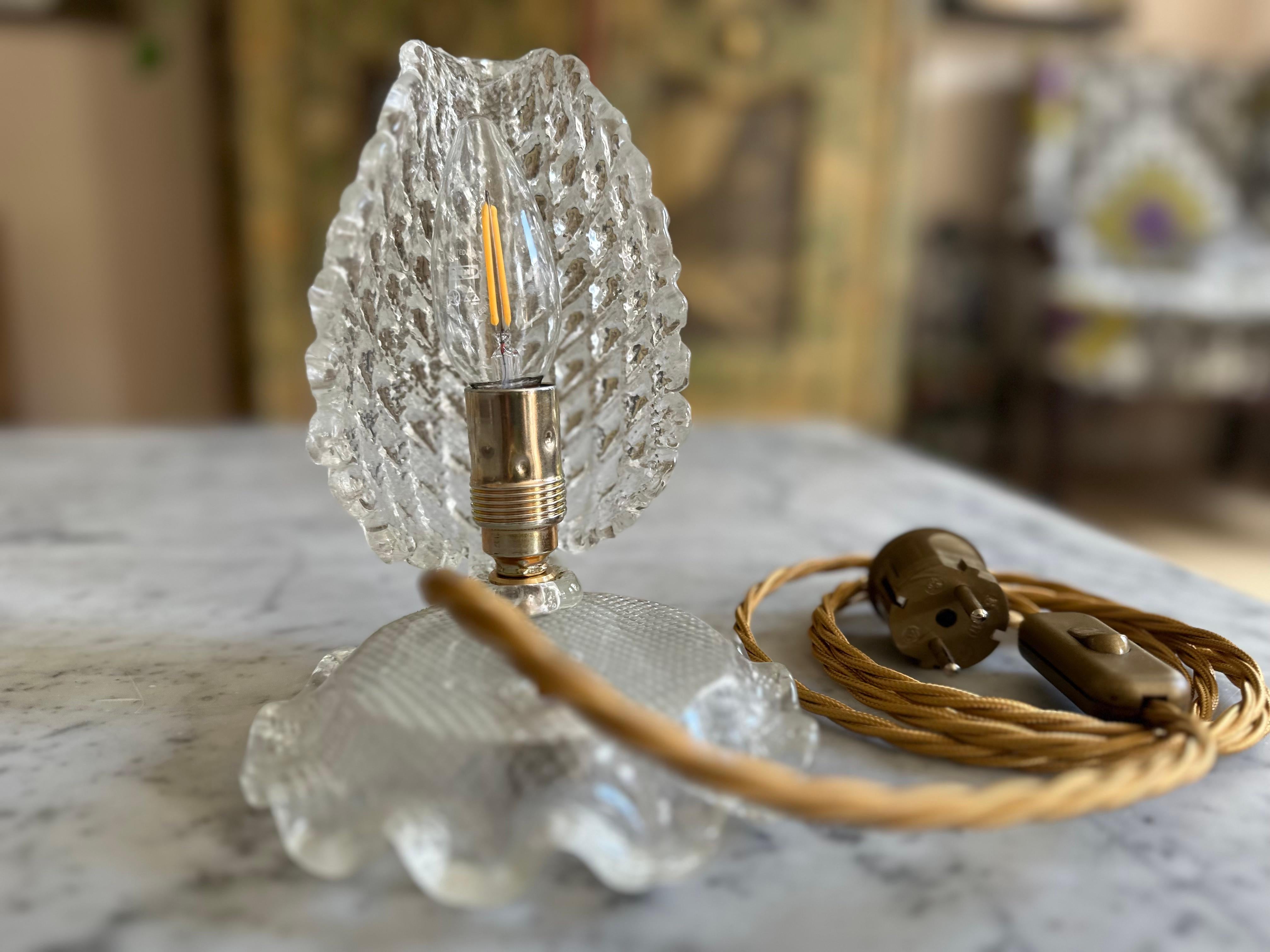 Elegant 1930s Art Deco Murano Glass Table Lamp Attributed to Ercole Barovier For Sale 1