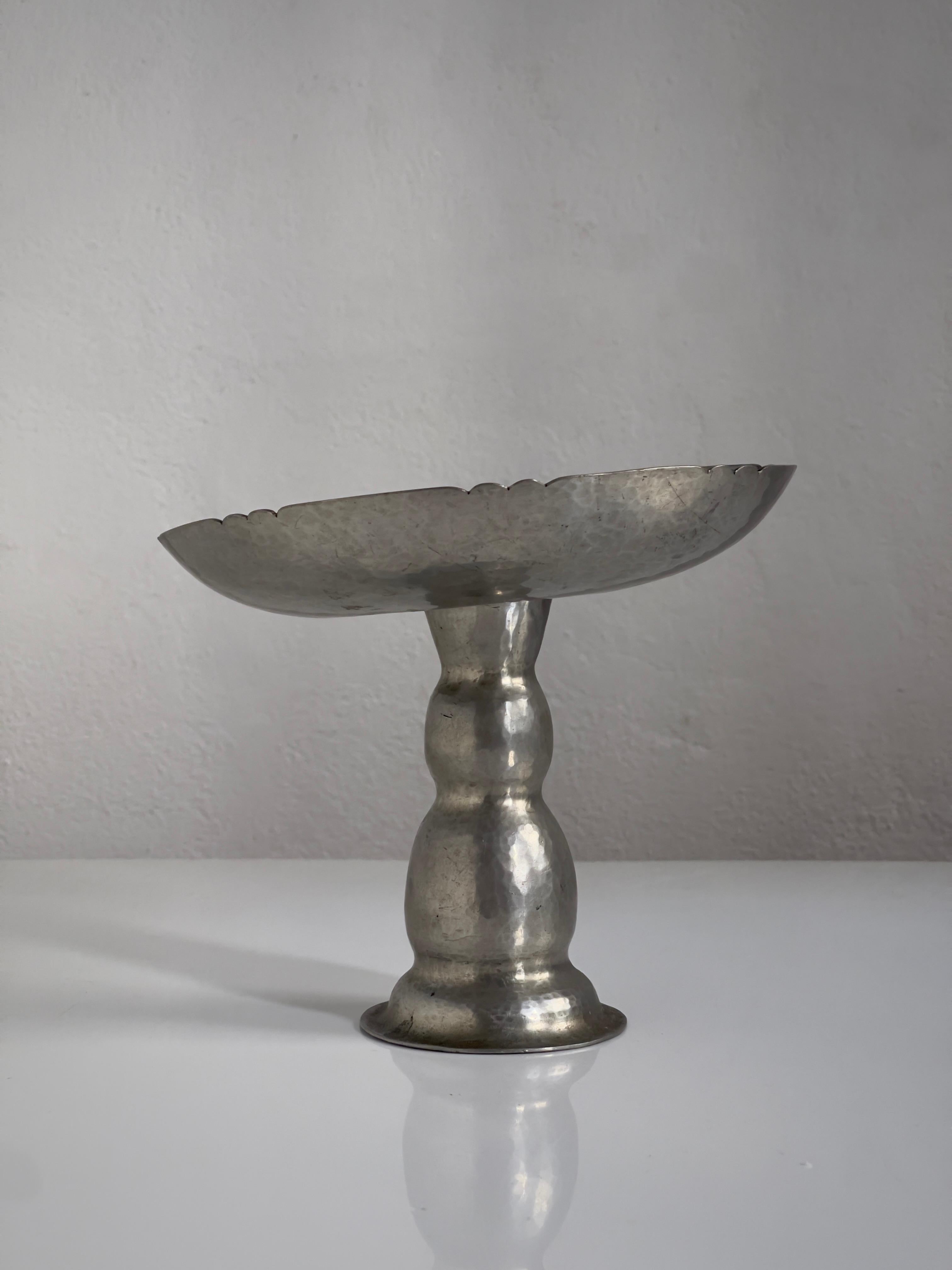 Mid-20th Century Elegant 1930s decorative compote bowl in hammered metal. Denmark 1930s For Sale