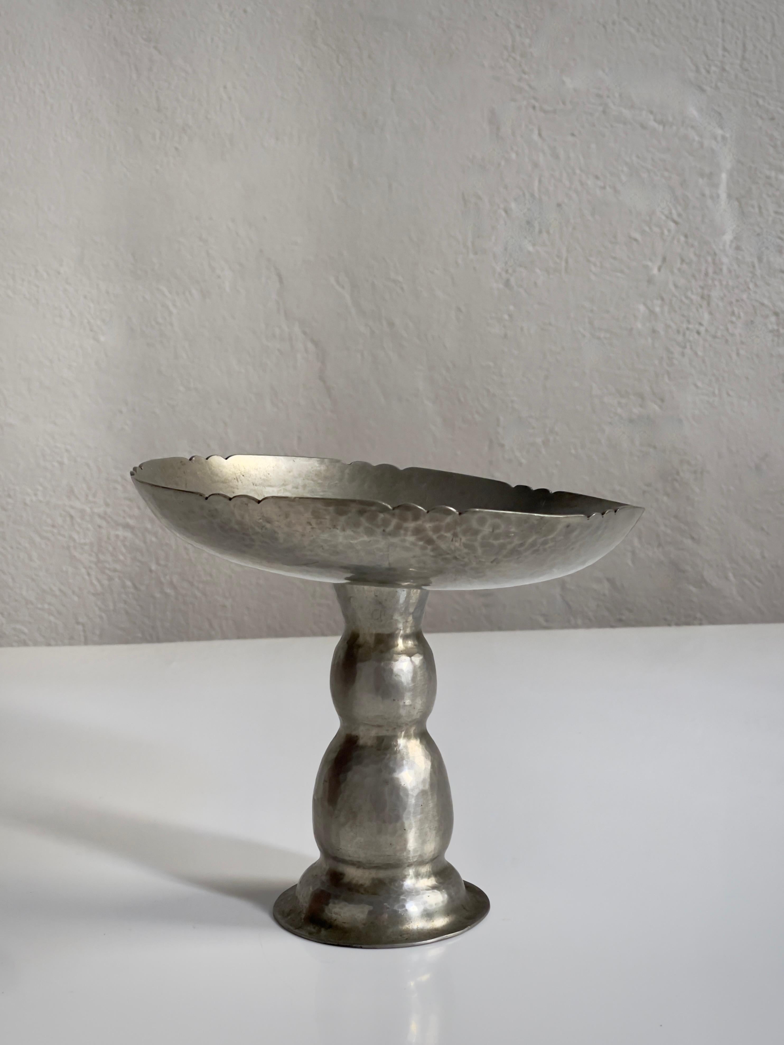 Pewter Elegant 1930s decorative compote bowl in hammered metal. Denmark 1930s For Sale