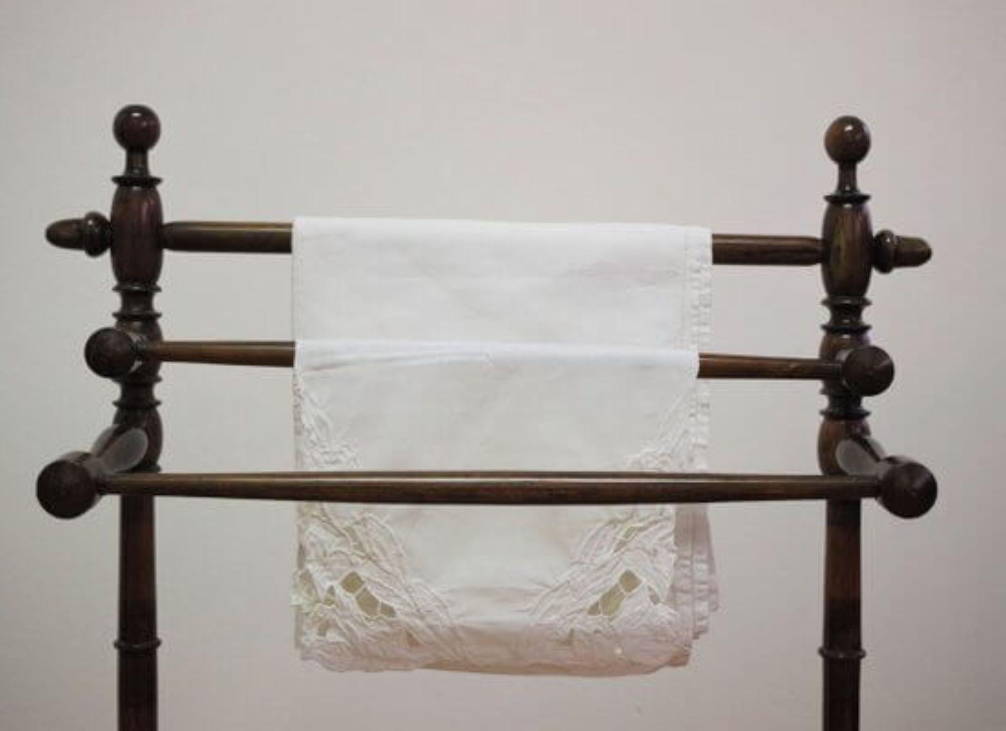 Elegant 1930s Walnut Towel Rack - A Refined Addition to Your Bathroom For Sale 1