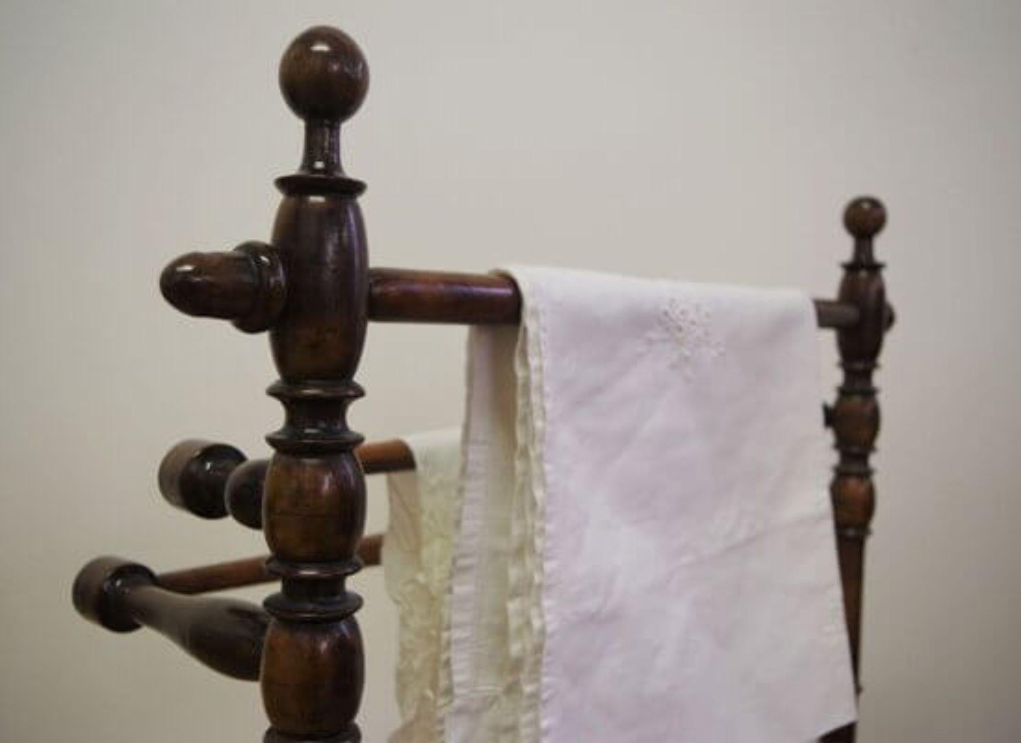 Elegant 1930s Walnut Towel Rack - A Refined Addition to Your Bathroom For Sale 2