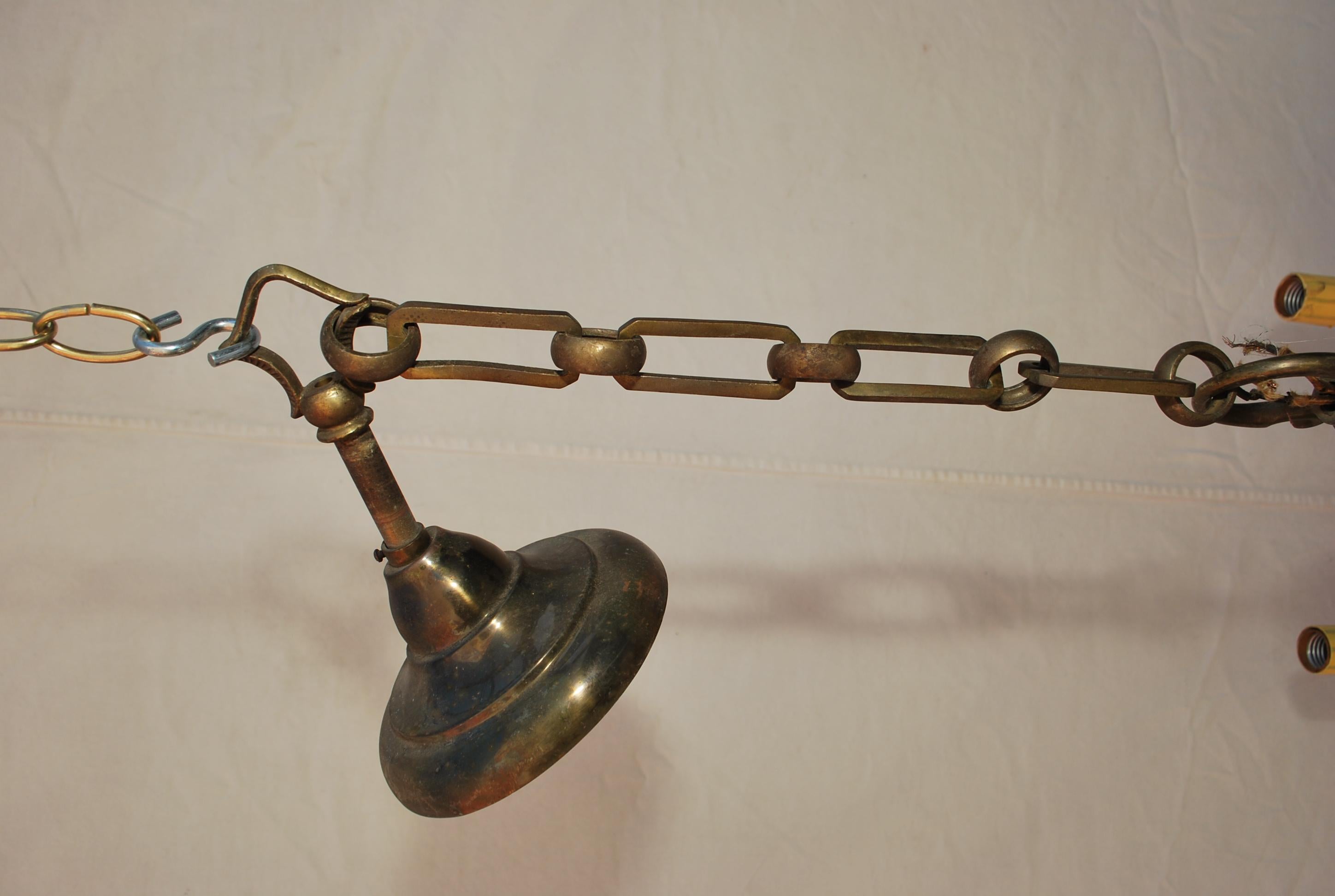 Elegant 1940's Brass chandelier For Sale 2