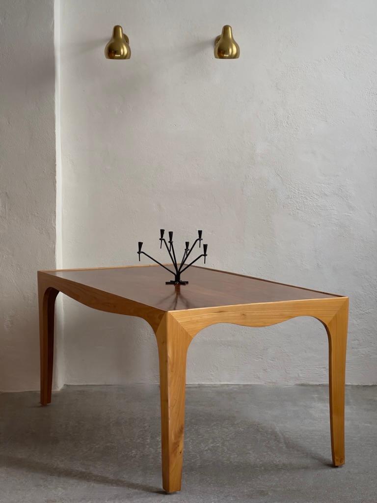 Elegant 1940s coffee table by Danish modern cabinet maker in elm and ...