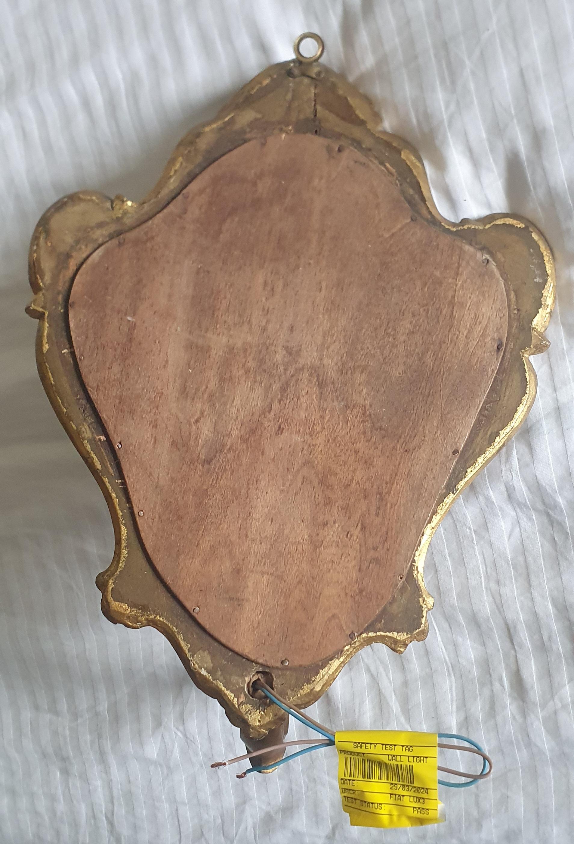 Elegant 1940s Pair of Italian Mirrored Girandoles oil gilded hand carved wood  For Sale 10