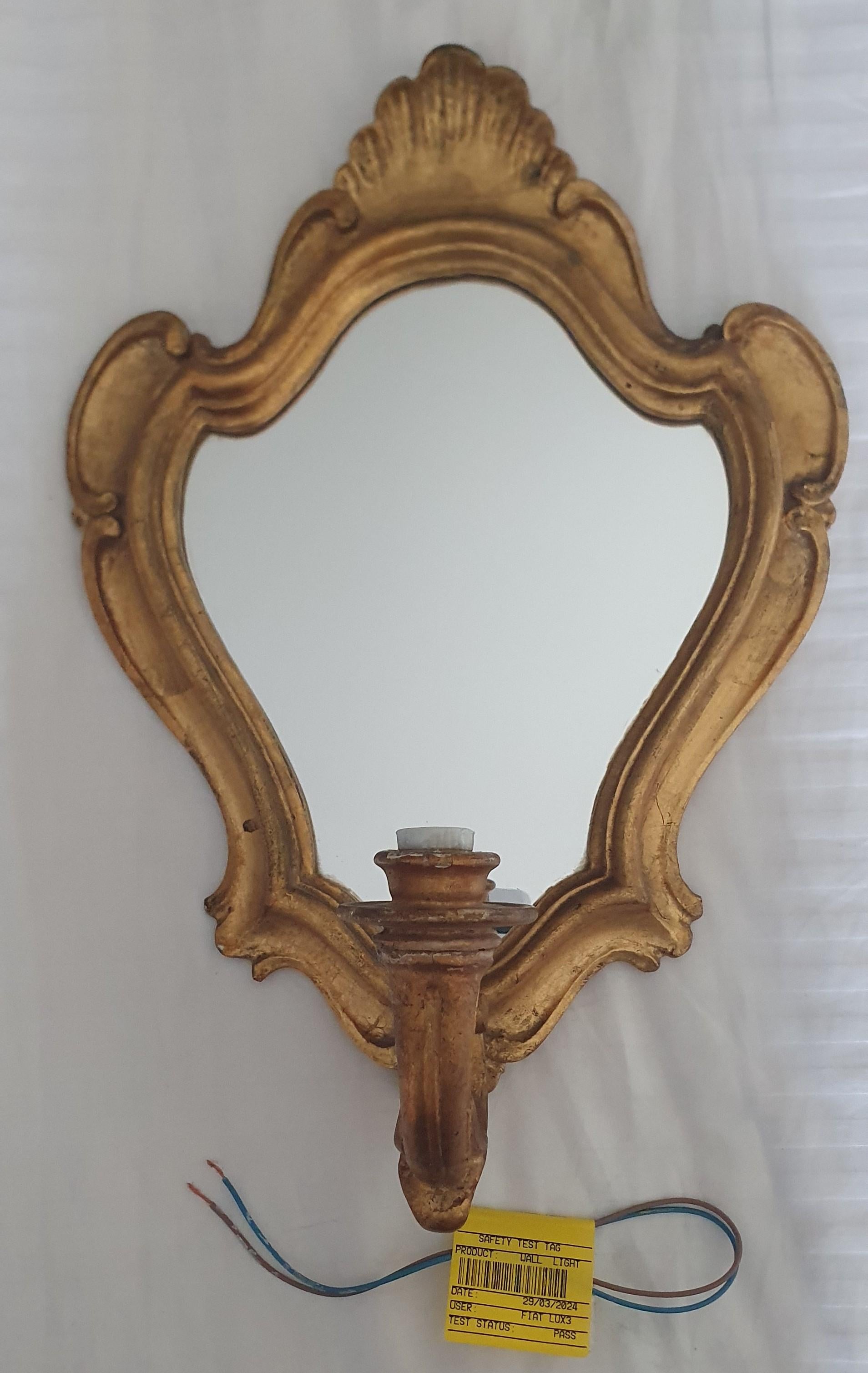 Baroque Elegant 1940s Pair of Italian Mirrored Girandoles oil gilded hand carved wood  For Sale