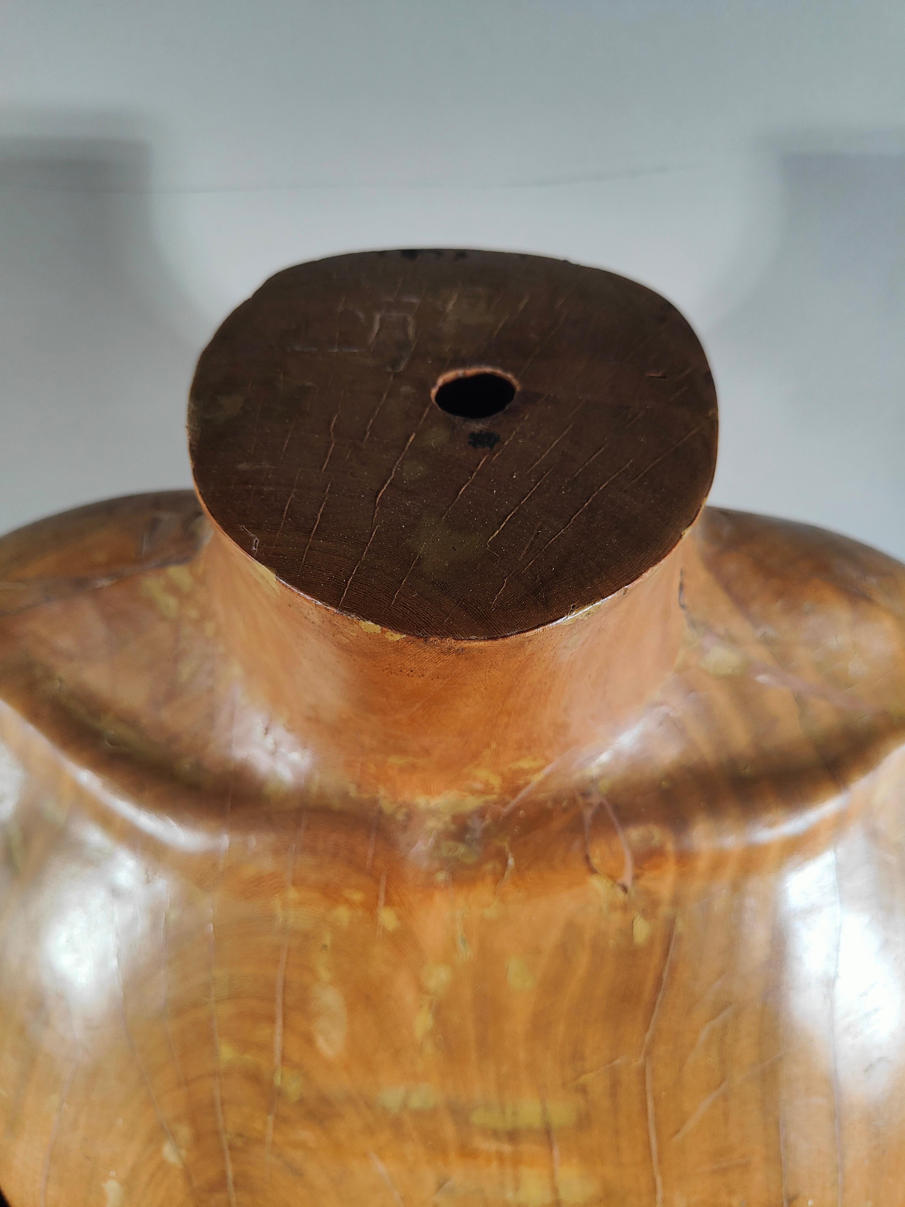 Eleganter männlicher Torso aus französischem Holz der 1950er Jahre: Geformtes Massivholz Handwerkskunst (Obstholz) im Angebot
