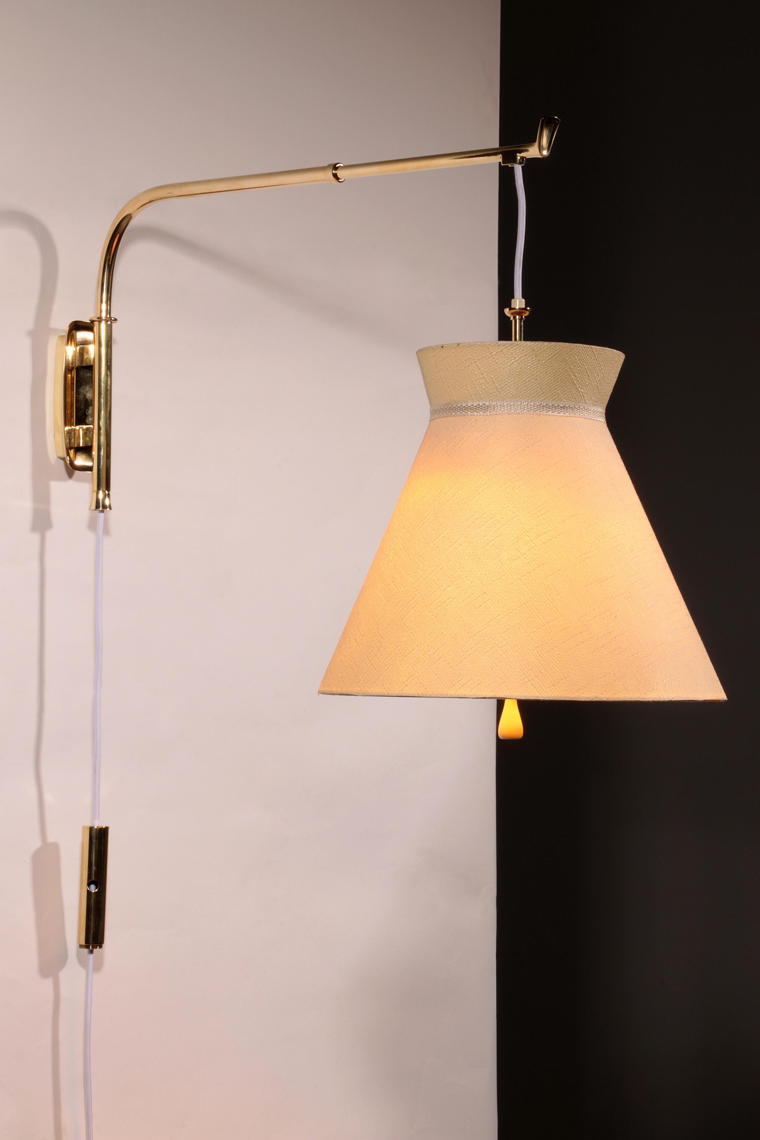 Elegante aplique diábolo italiano de latón de los años 50 muy raro Italiano en venta