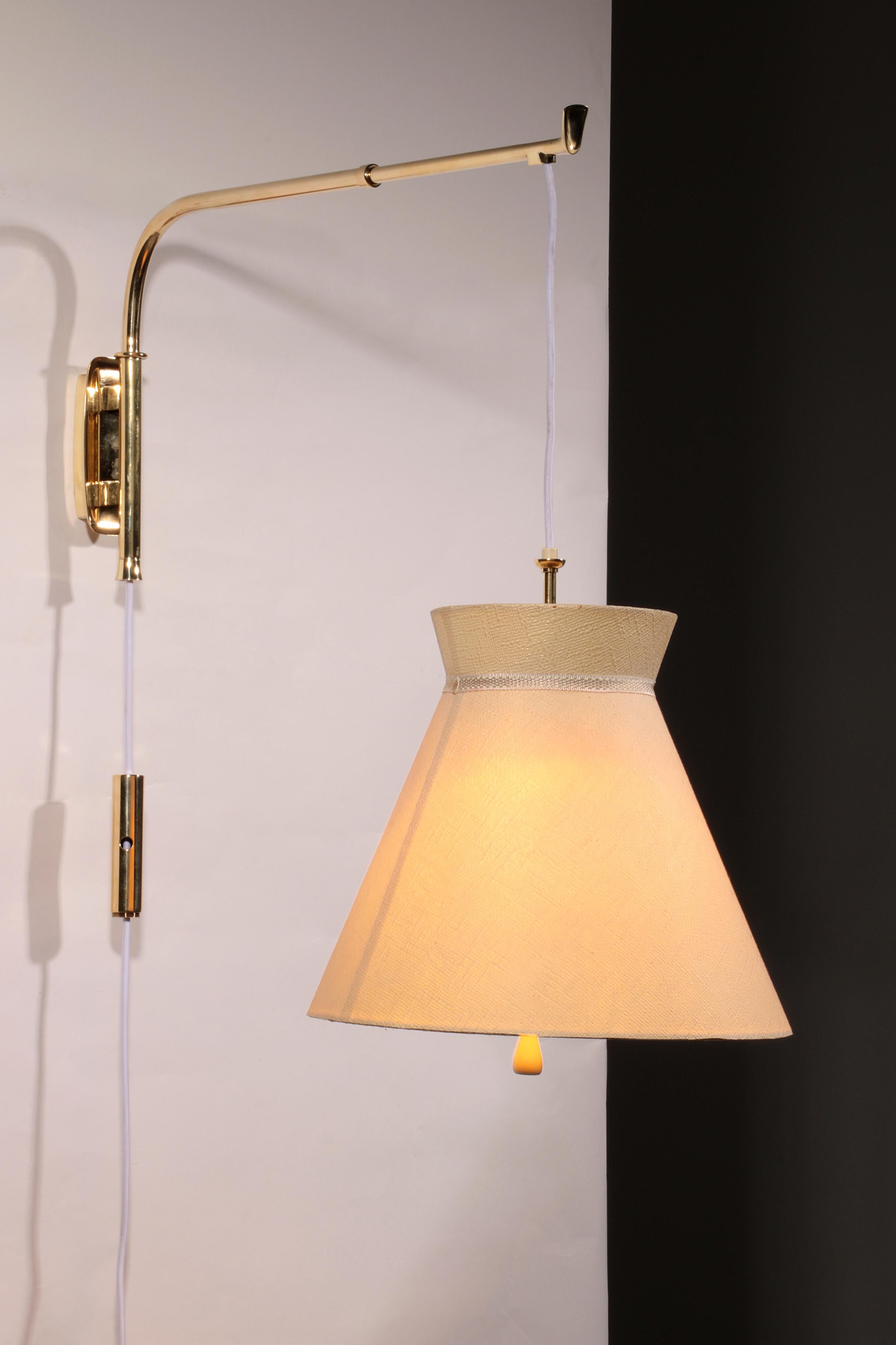 Elegante aplique diábolo italiano de latón de los años 50 muy raro en Bueno estado para la venta en Oirlo, LI