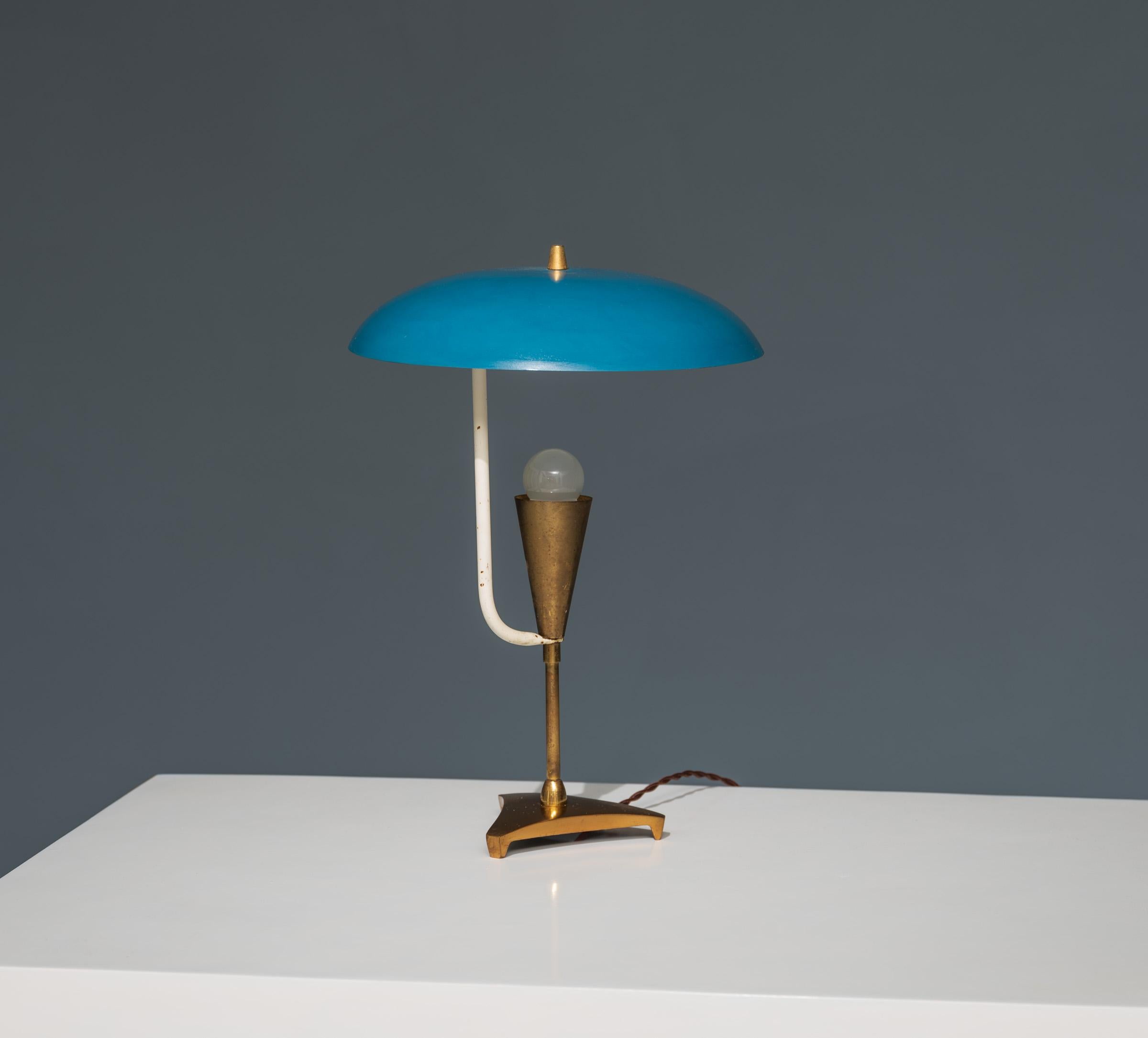 Mid-20th Century Elegant 1950s Italian Table Lamp with Brass and Blue Lacquered Shade For Sale
