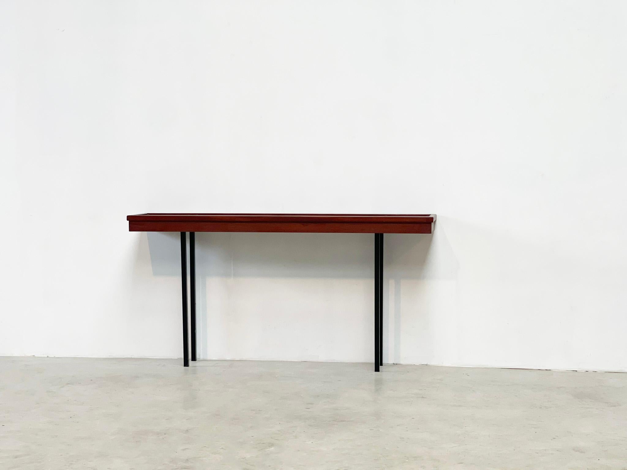 Elegante consola italiana de madera y metal de los años 50 en Bueno estado para la venta en Nijlen, VAN