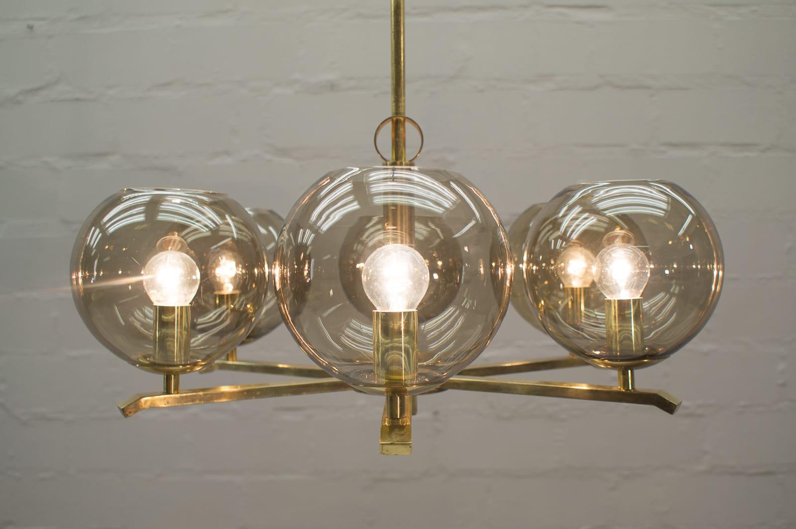 Mid-Century Modern Elegant 1960s Brass Ceiling Lamp with 8 Smoked Glass Globes, Germany For Sale