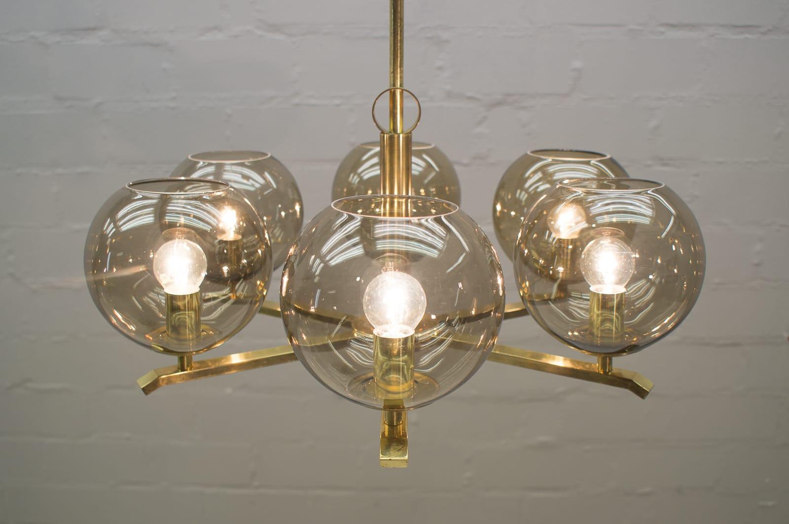 Mid-20th Century Elegant 1960s Brass Ceiling Lamp with 8 Smoked Glass Globes, Germany For Sale