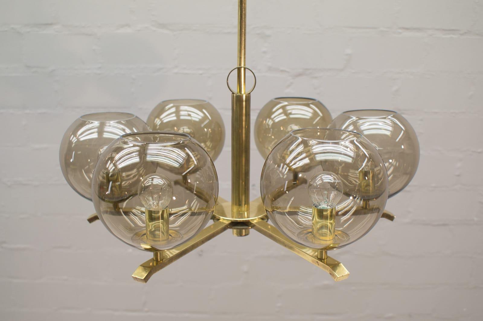 Elegant 1960s Brass Ceiling Lamp with 8 Smoked Glass Globes, Germany For Sale 2