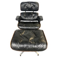 Elegant 1960s Eames Lounge Chair and Ottoman