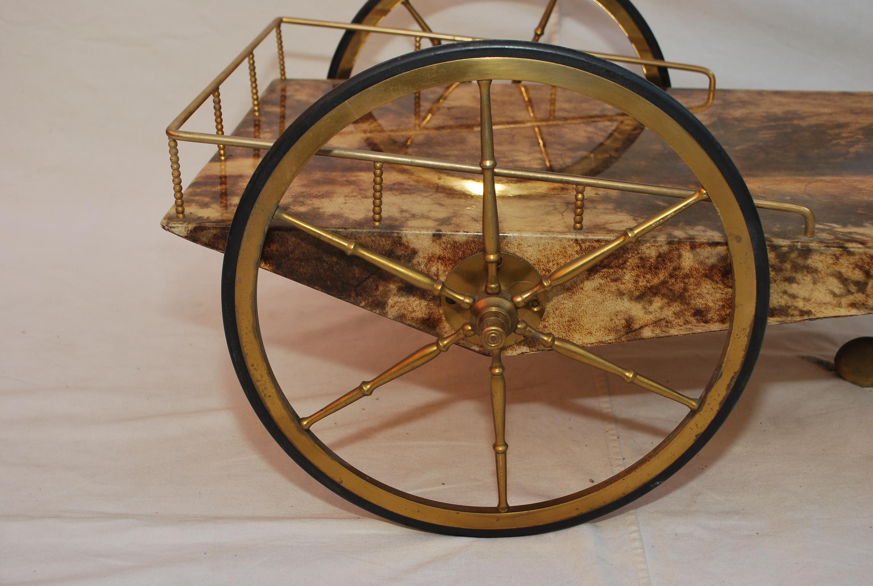 Eleganter Barwagen aus Ziegenleder aus den 1960er Jahren von Aldo Tura im Angebot 3