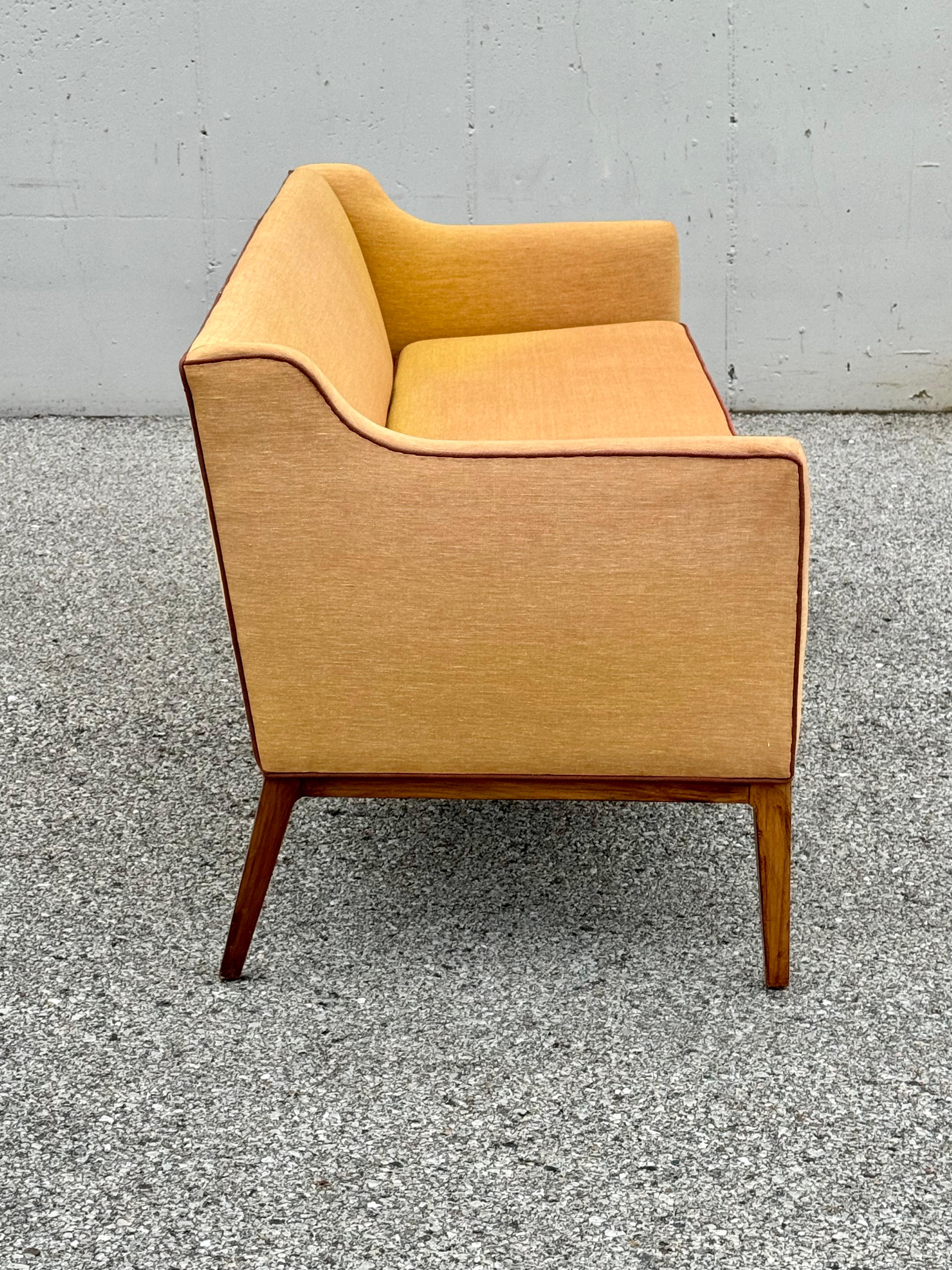 Elegant 1960s Mid-Century Modern Jens Risom Designed Sofa or Settee & Wood Frame For Sale 5