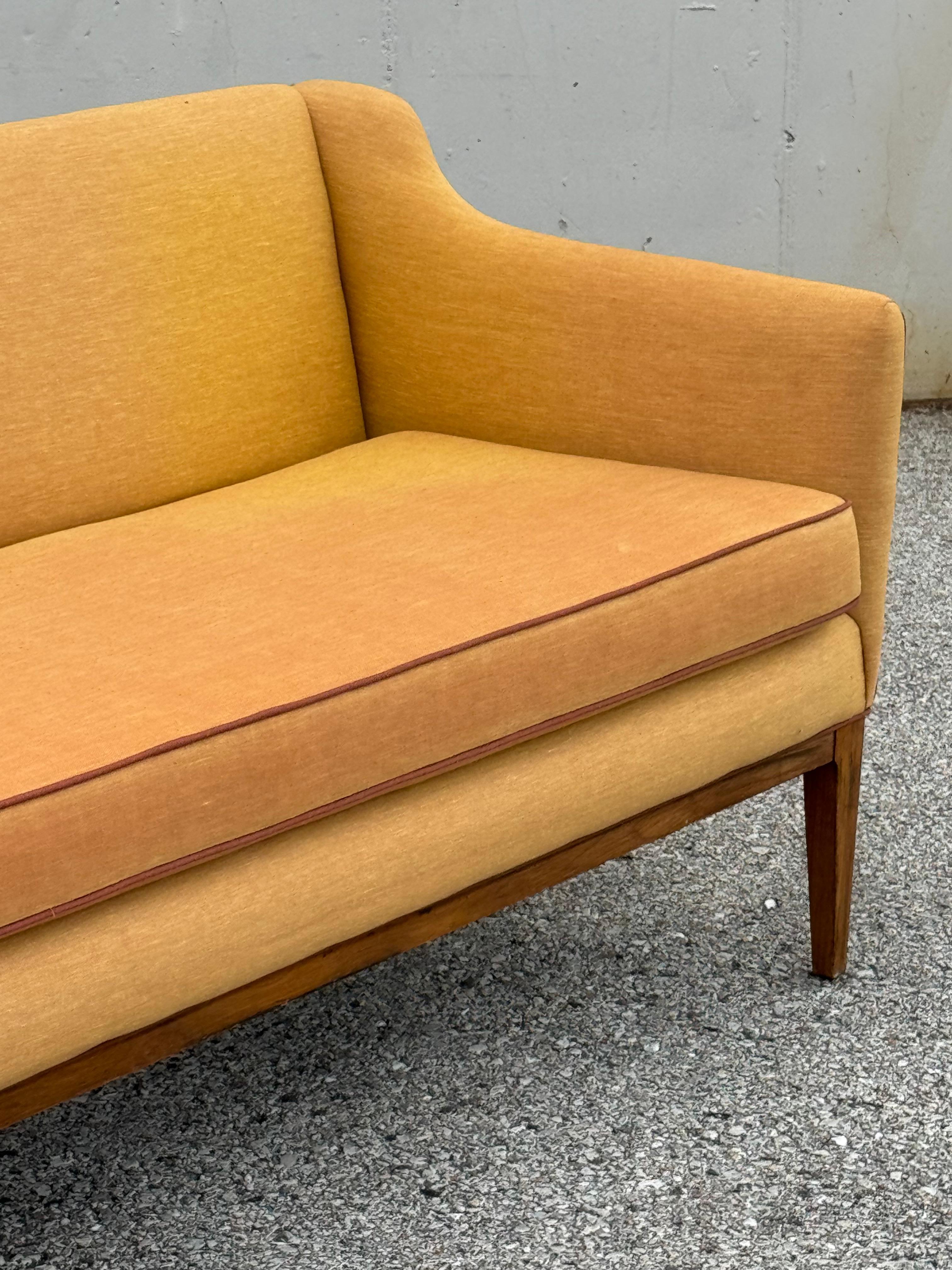 Elegant 1960s Mid-Century Modern Jens Risom Designed Sofa or Settee & Wood Frame For Sale 4