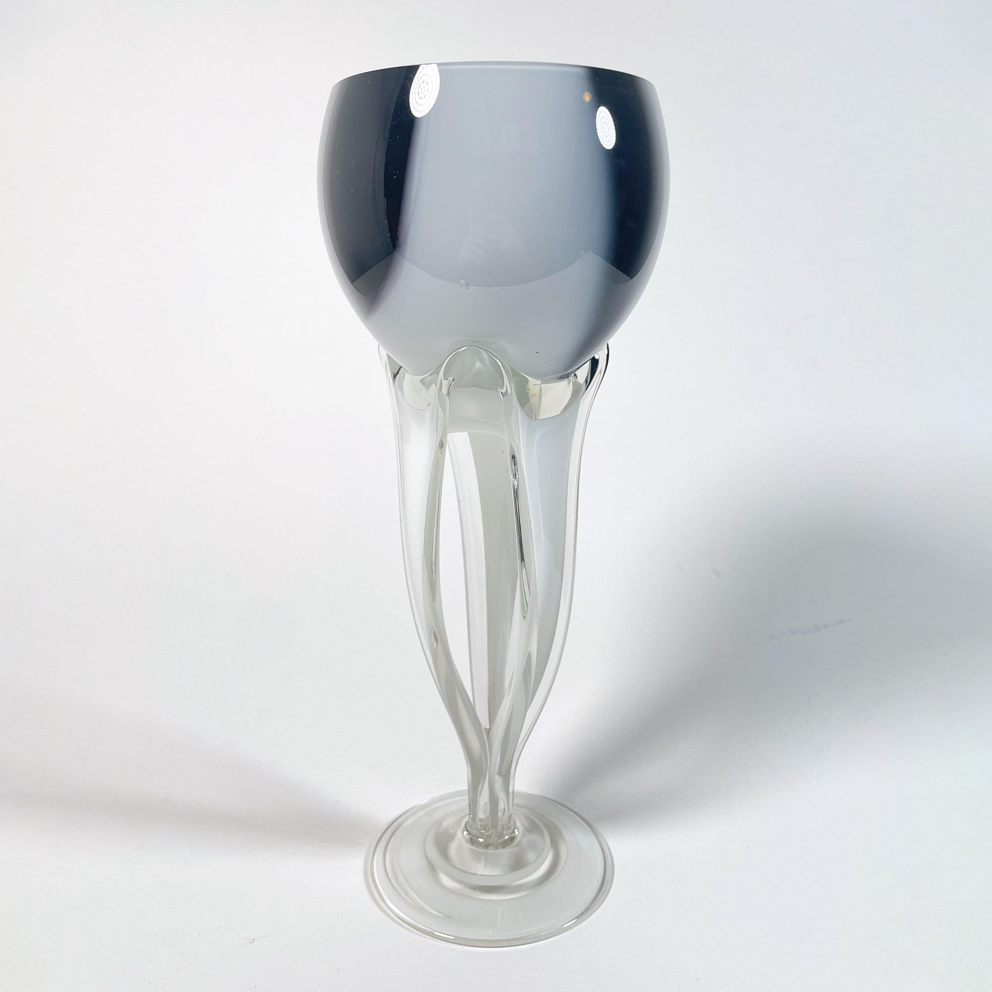20ième siècle Elegance du bol en verre de Murano des années 1960 en noir et blanc Whiting en vente