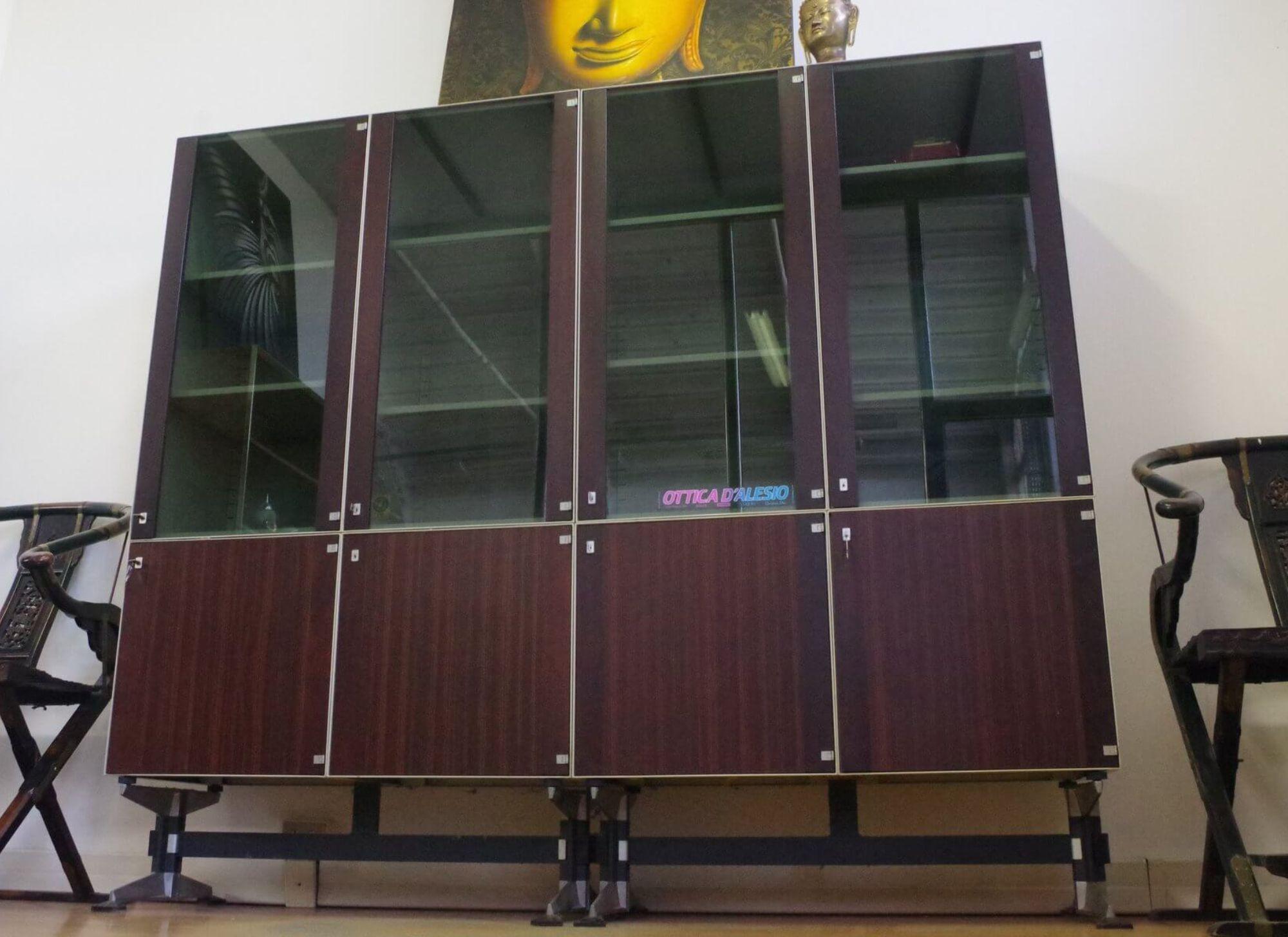 Elegant 1960s Office Desk with Display Cabinet by Giaiotti Spa – A Mid-Century I in vendita 11