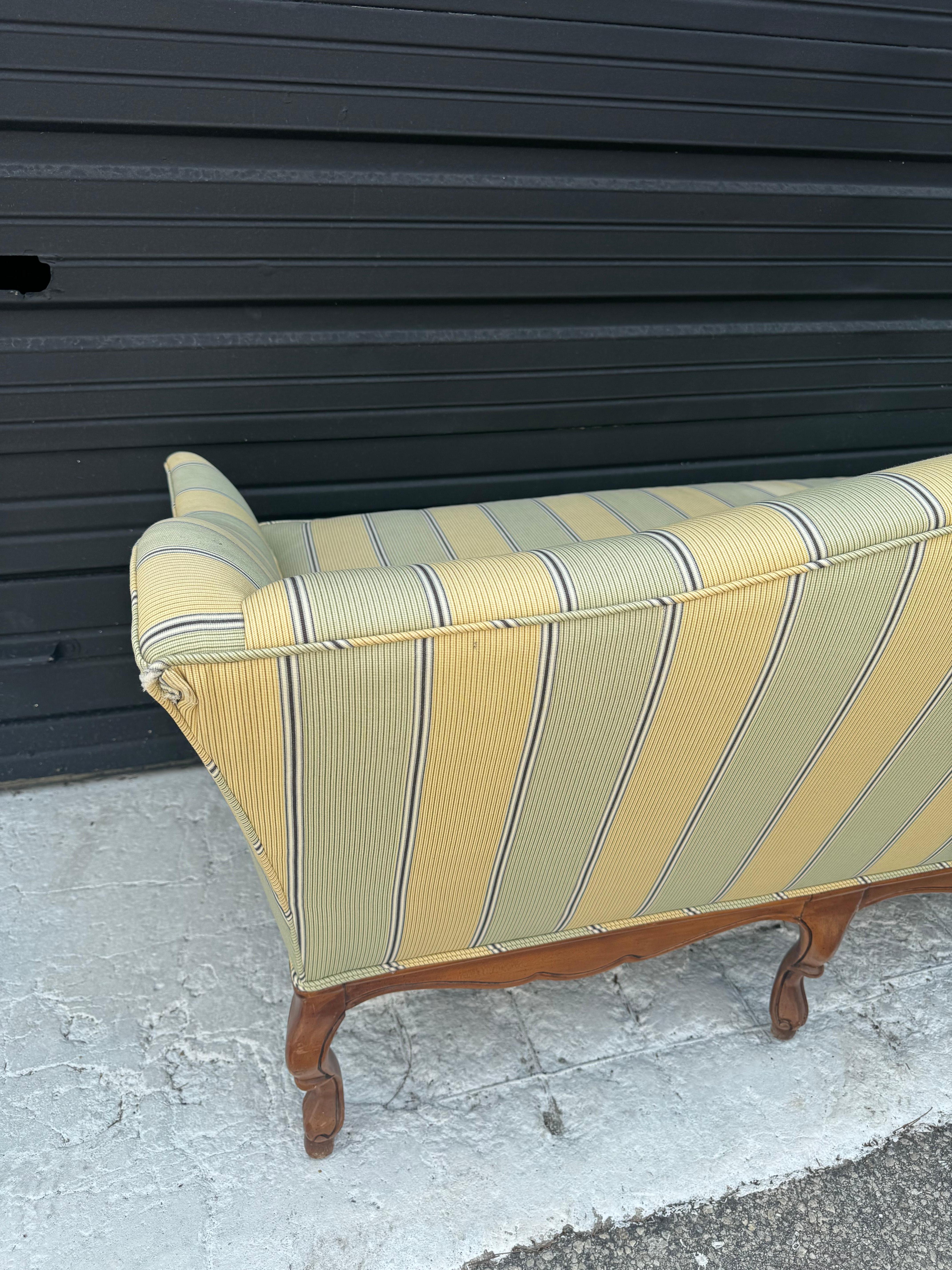 Elegante sofá de los años 60 Italiano en venta