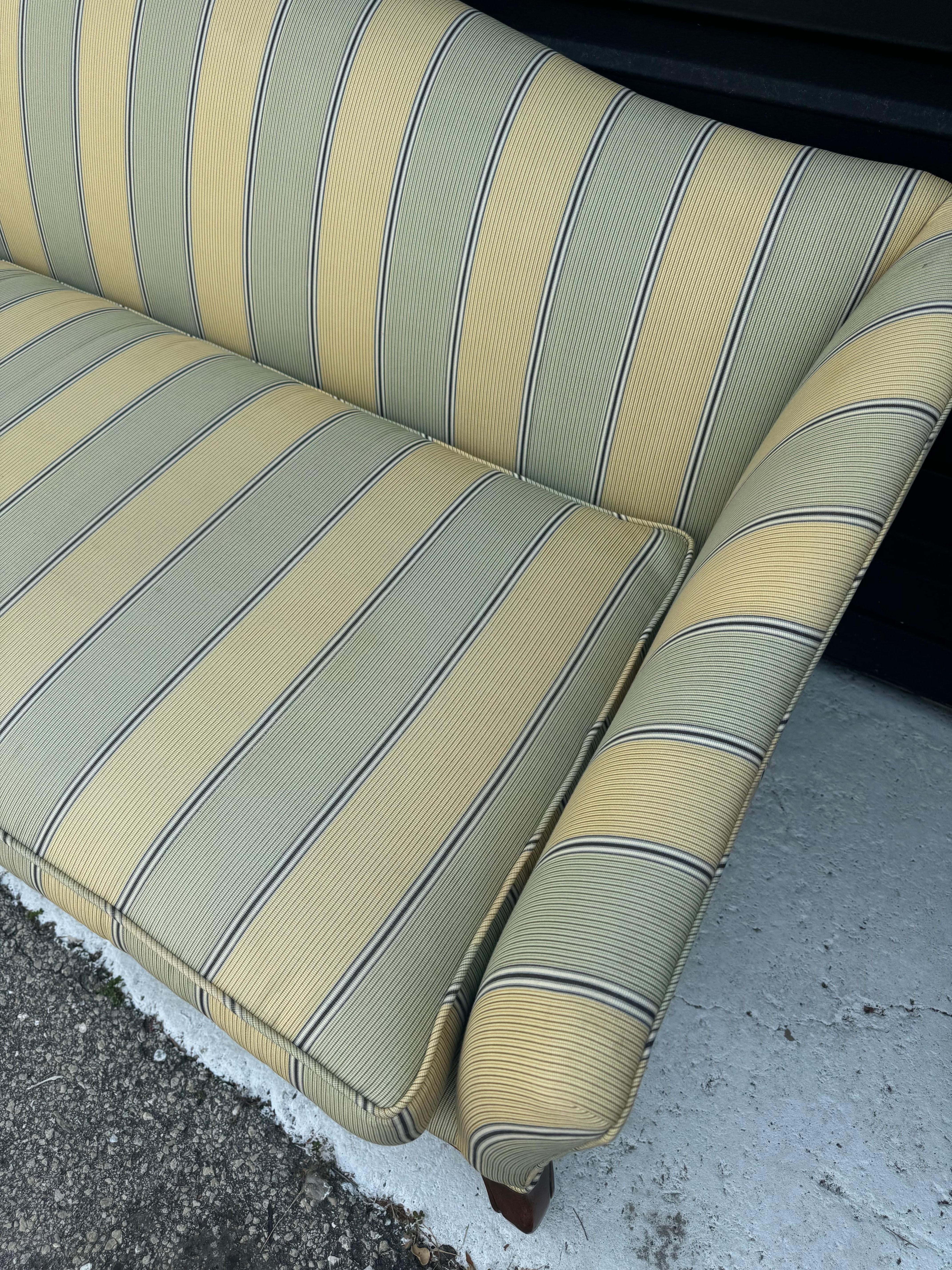 20th Century Elegant 1960s Sofa For Sale