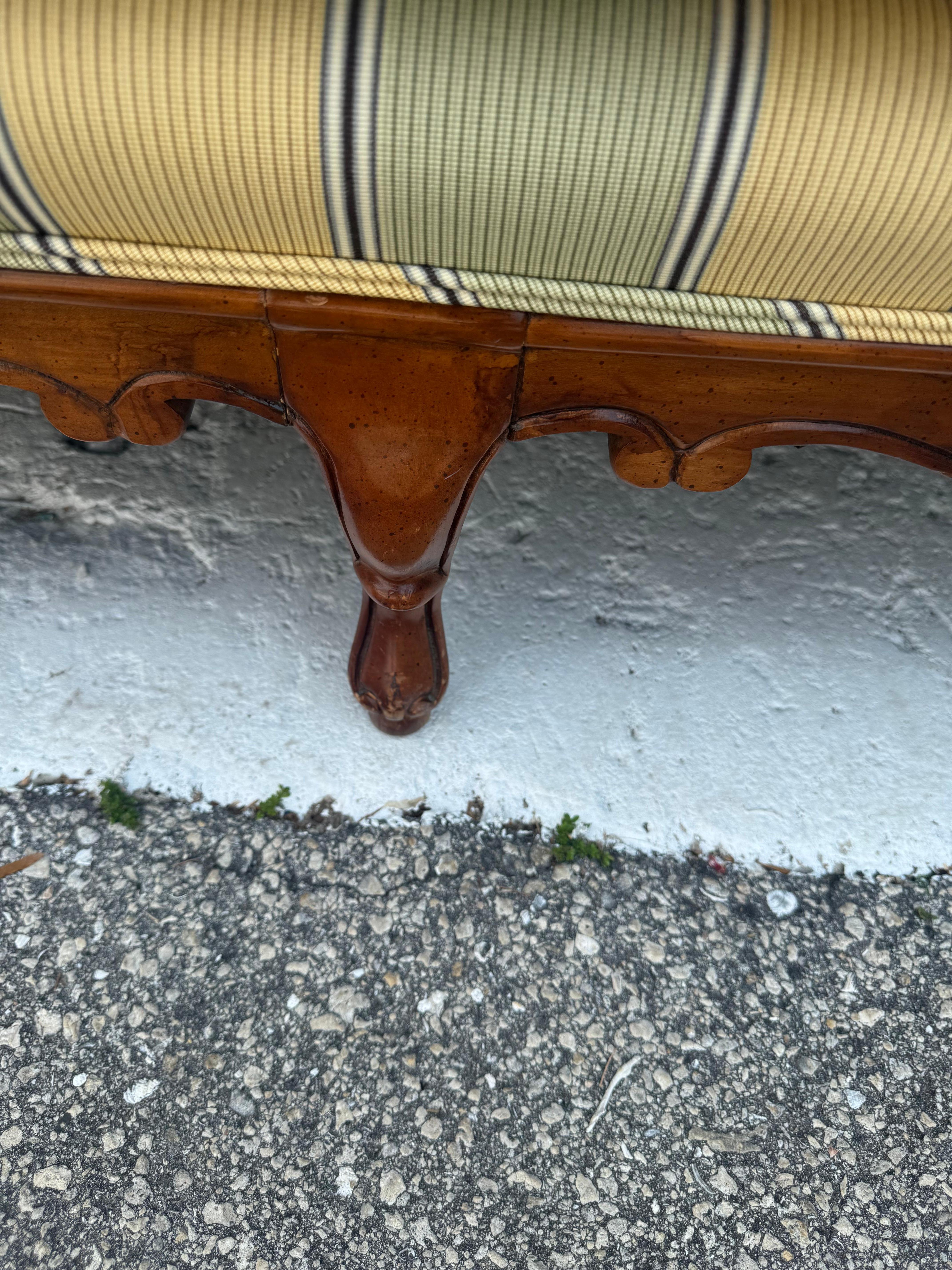 Elegante sofá de los años 60 Madera en venta