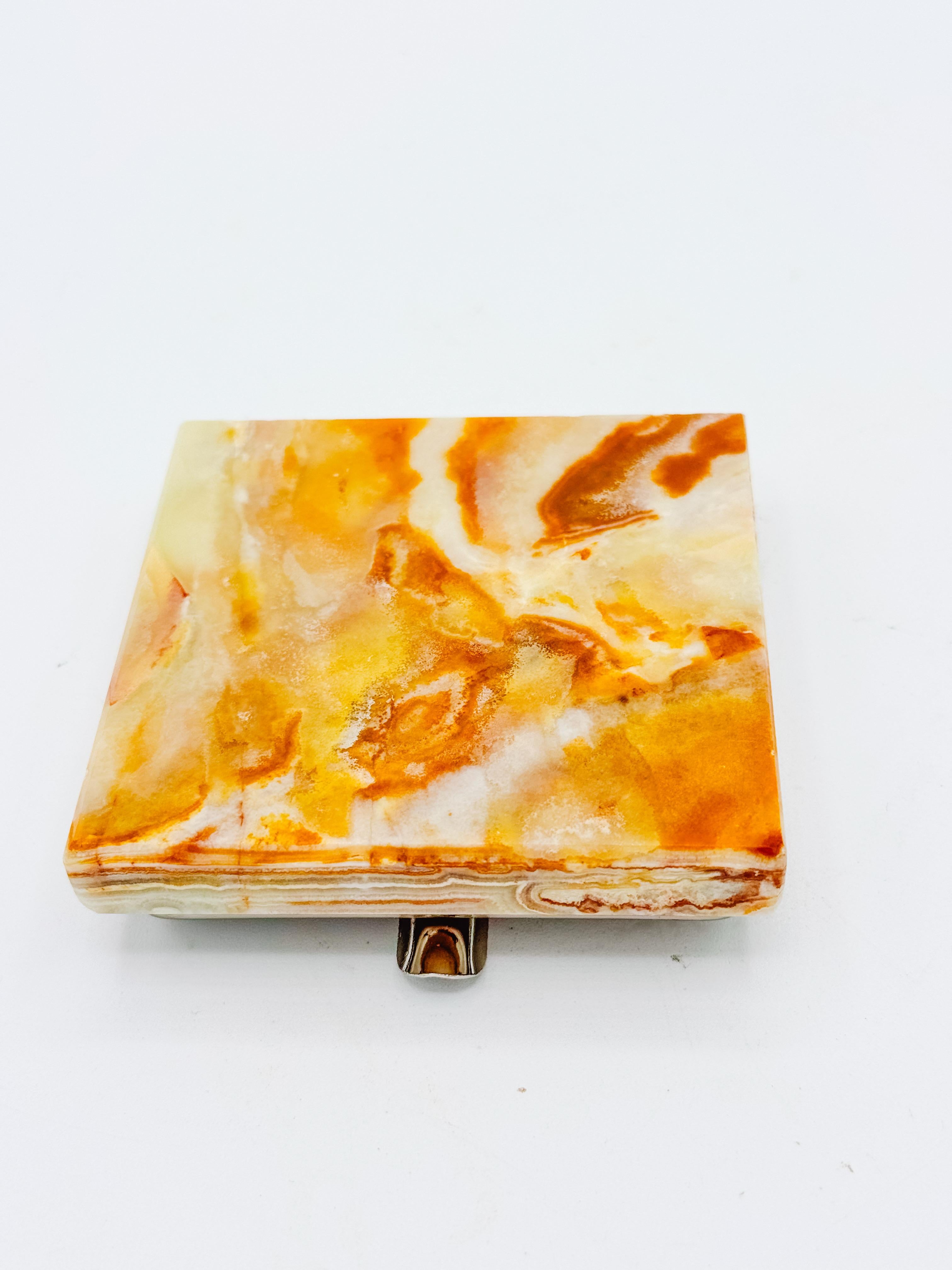 Elegant Cendrier Italien des années 1970 en Onyx et Chrome - Vintage Mid-Century Modern Stone en vente 4