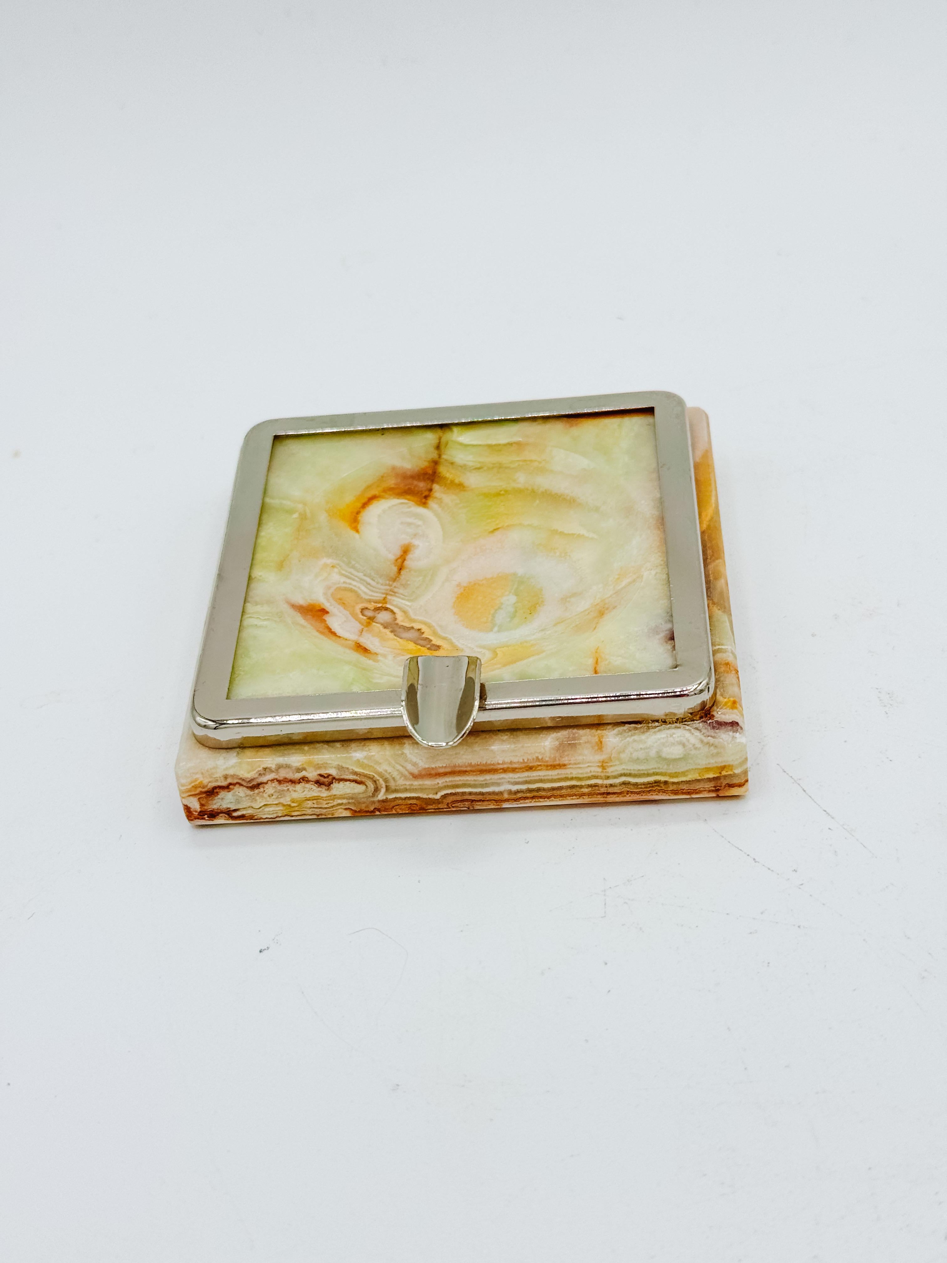 Elegant Cendrier Italien des années 1970 en Onyx et Chrome - Vintage Mid-Century Modern Stone en vente 3