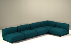 Elegant 1970's Italian sectional sofa in original green felt - Italy, circa 1970