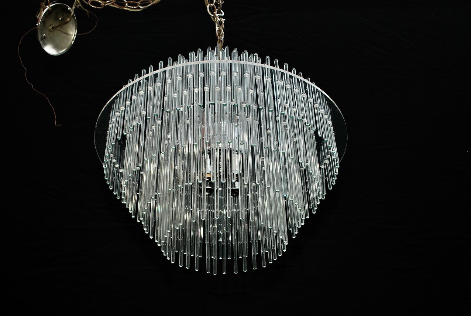 A beautiful 1970's light by Sciolari, it can be flush or hanging.