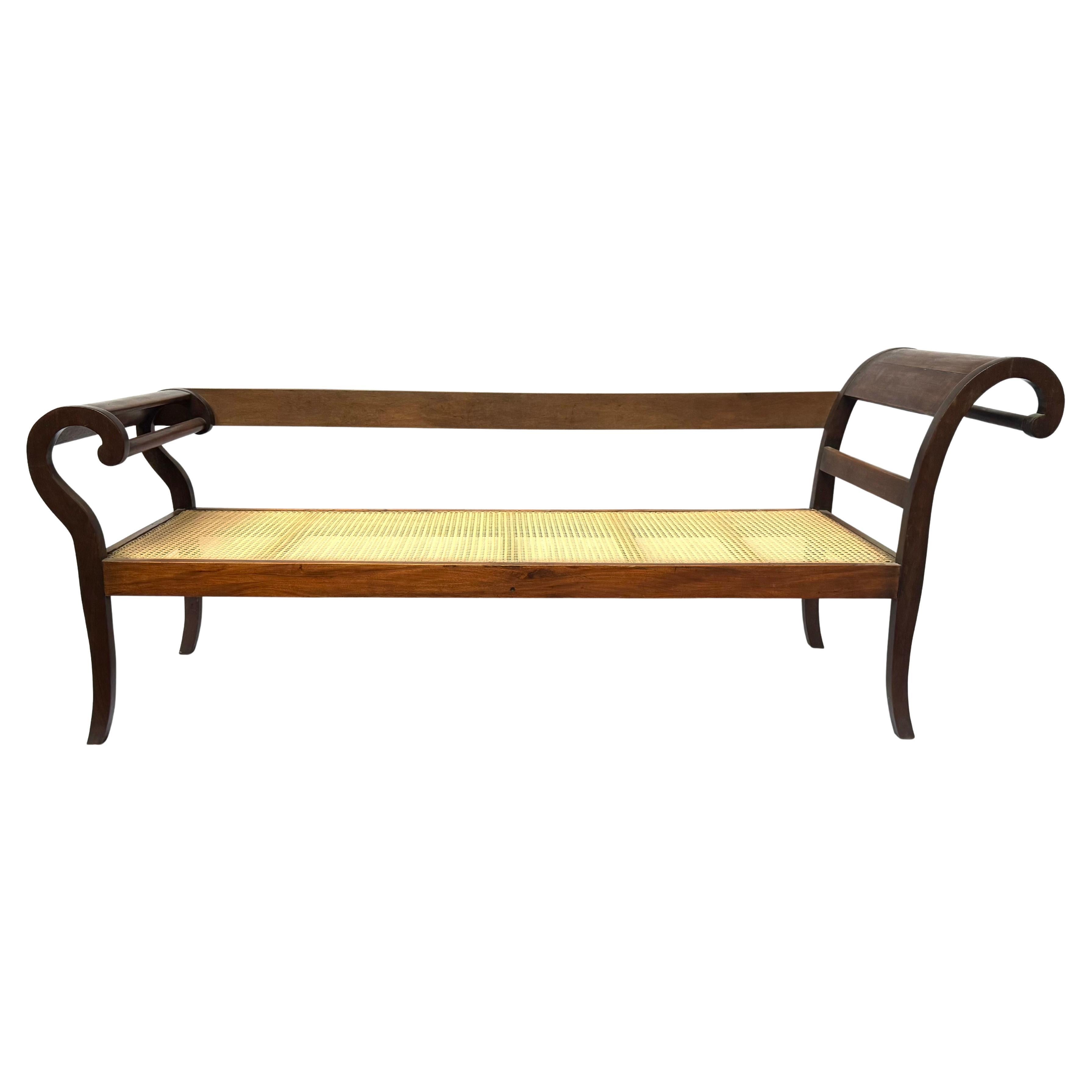 Brasiliano Elegant 19th-Century Brazilian Empire Bench -  Settee - Recamier in vendita