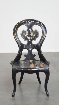 Eleganza della sedia decorativa inglese Chinoiserie Madreperla del XIX secolo