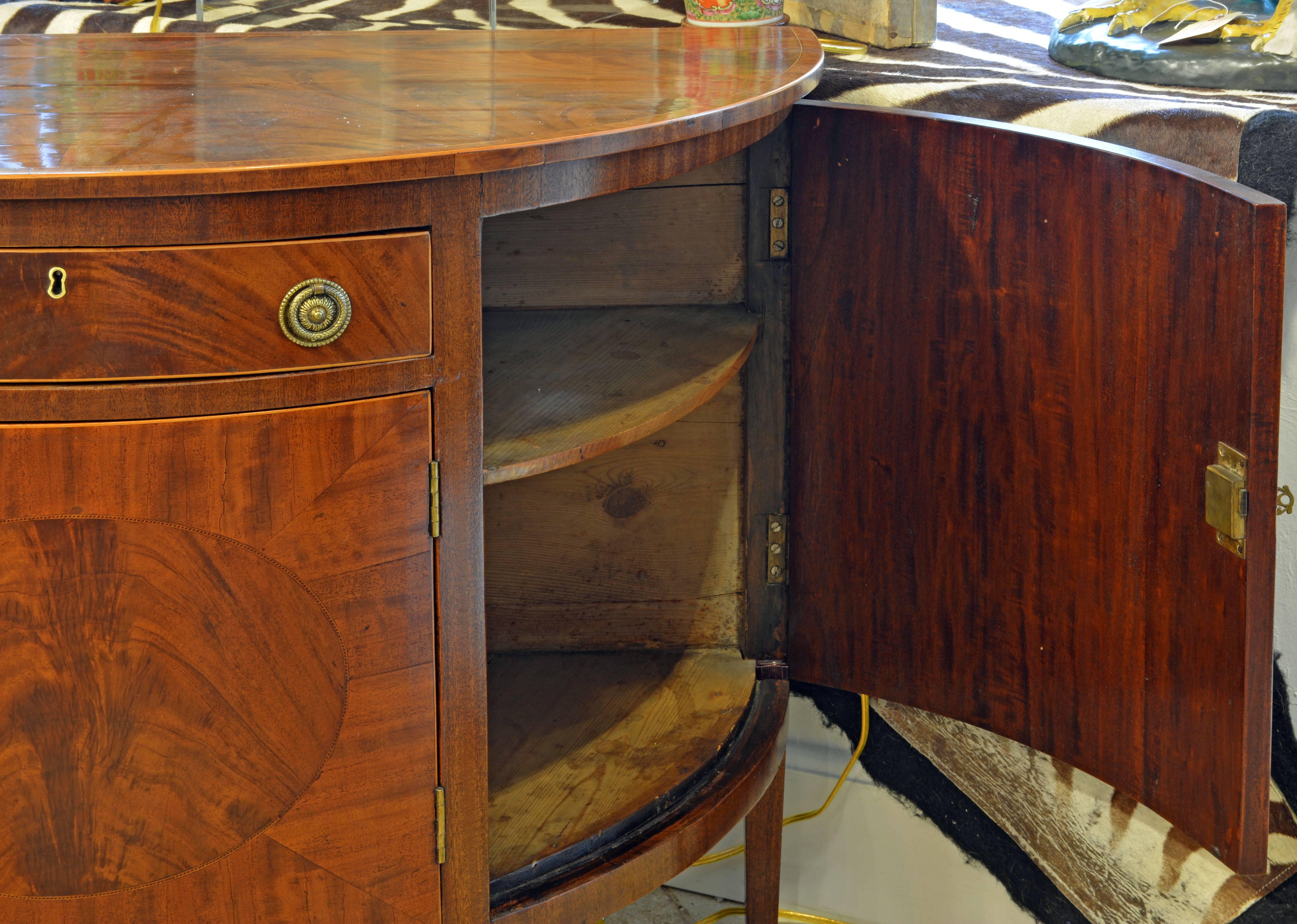Elegant 19th Century English Georg III Inlaid Mahogany Demilune Console Cabinet In Good Condition In Ft. Lauderdale, FL