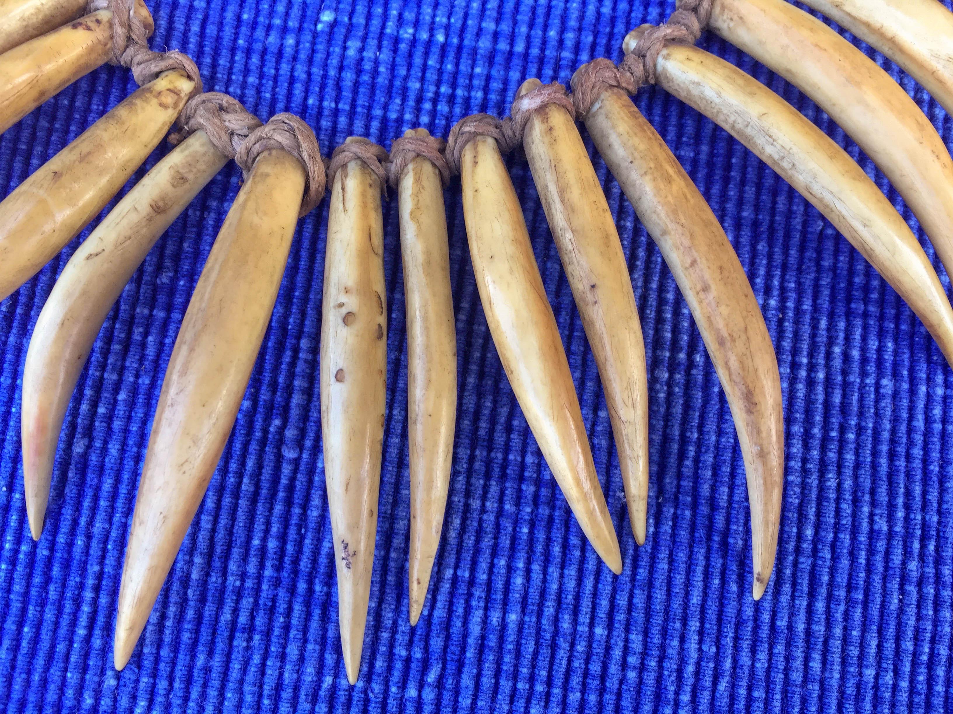 Elegant 19th Century Fijian Wasekaseka / Waseisei Necklace, Ex UK Collection In Good Condition In Vienna, AT
