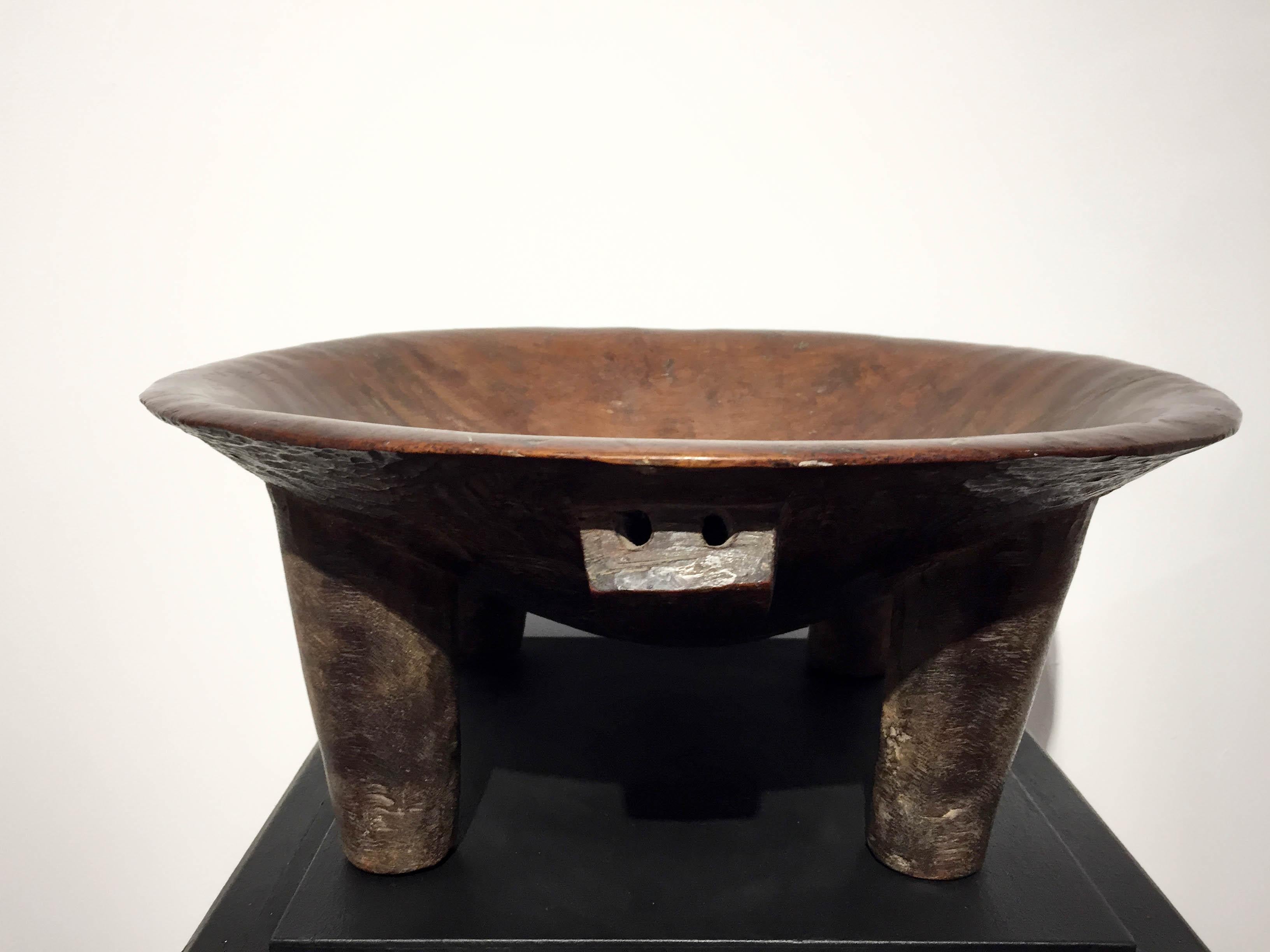 Carved Elegant 19th Century Fijian Yaqona Bowl, Ex East Coast USA Private For Sale