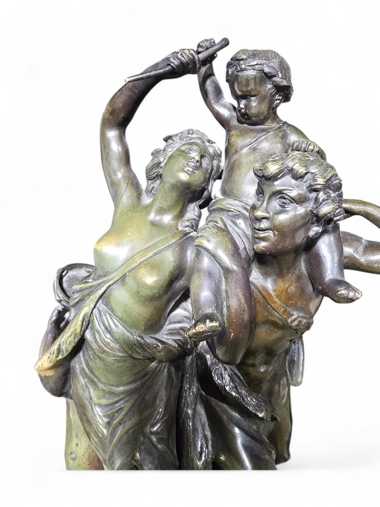 Eleganza della scultura in bronzo francese del XIX secolo firmata Clodion in vendita 10