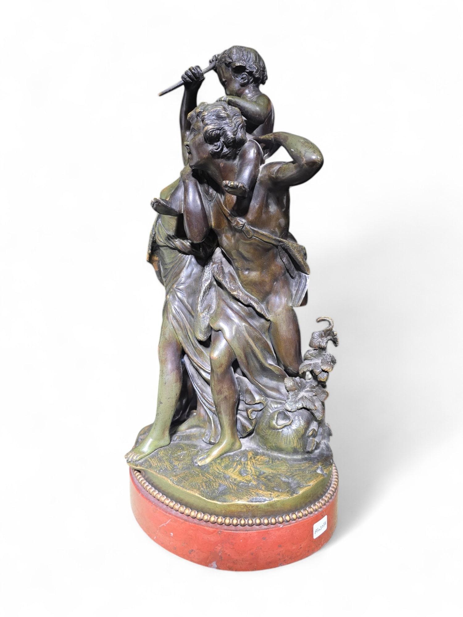 Eleganza della scultura in bronzo francese del XIX secolo firmata Clodion in vendita 2