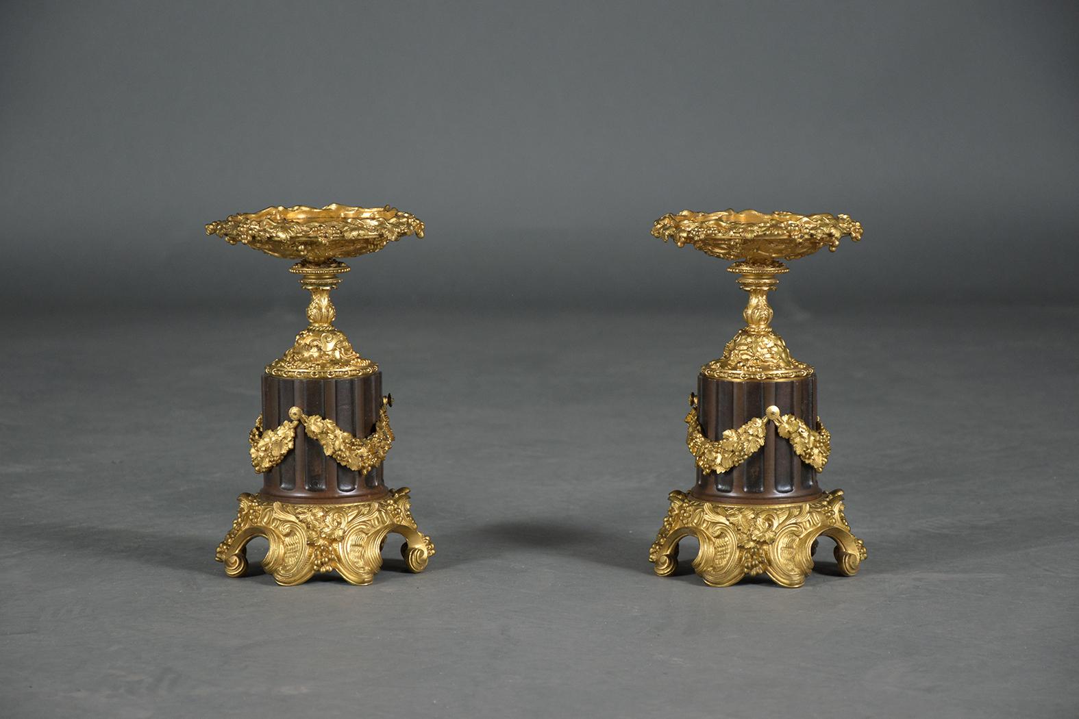 Empire Elegant 19th-Century French Bronzed Urns with Gold Ormolu Details For Sale