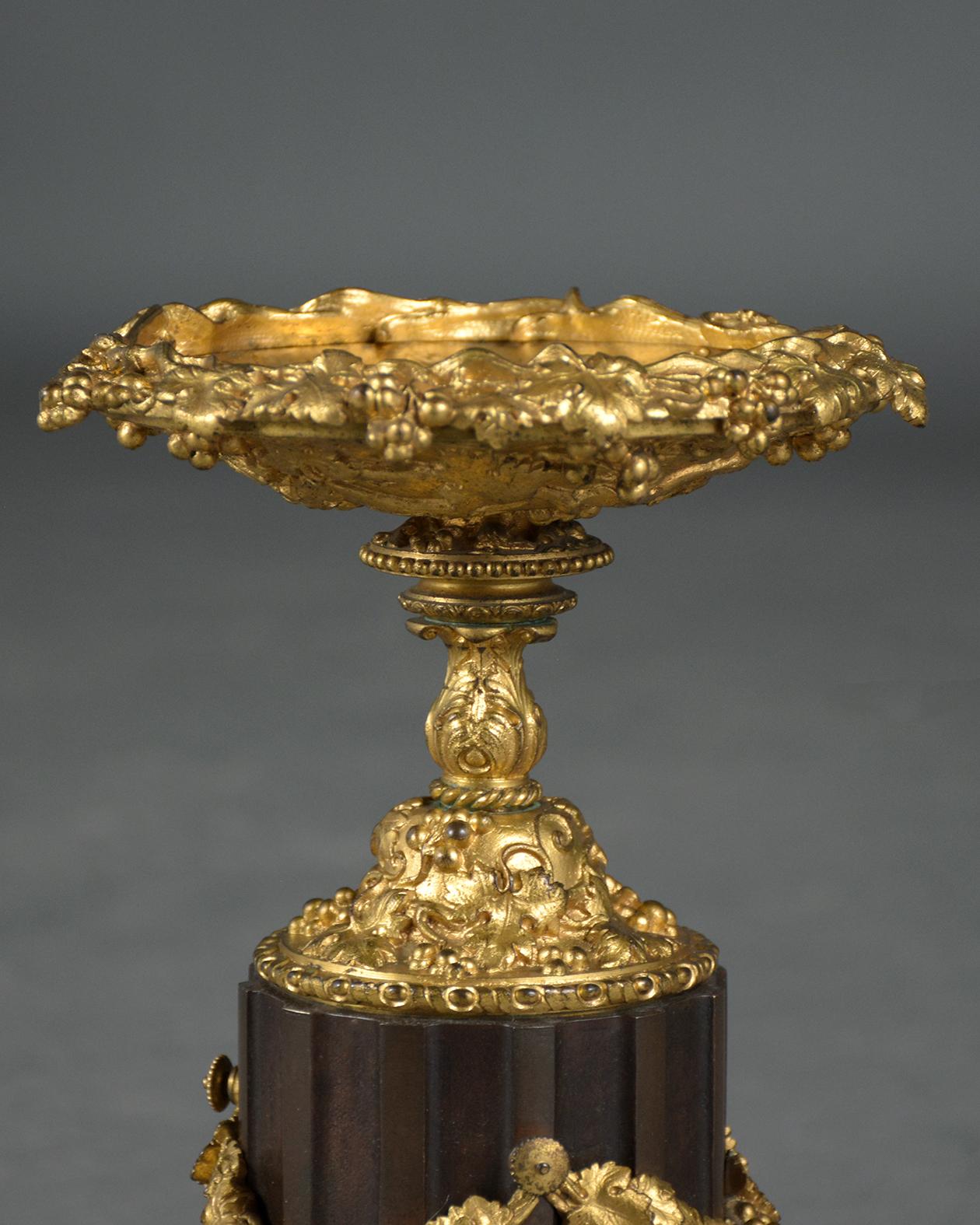 Brass Early 19th-Century French Bronzed Urns with Gold-Plated Garland Decoration For Sale