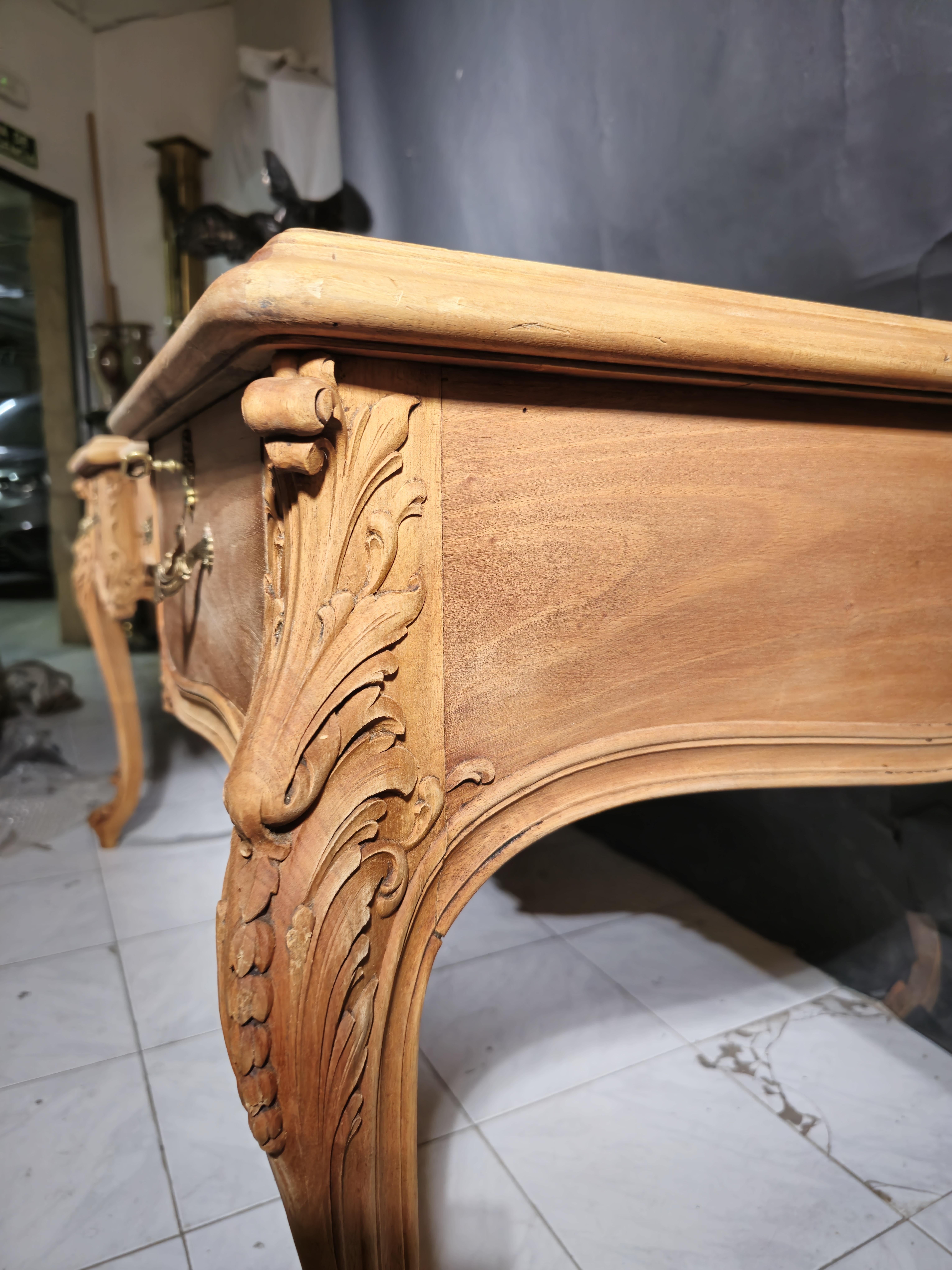 Elegant 19th Century French Desk – Solid Fruitwood with Bronze Accents For Sale 5