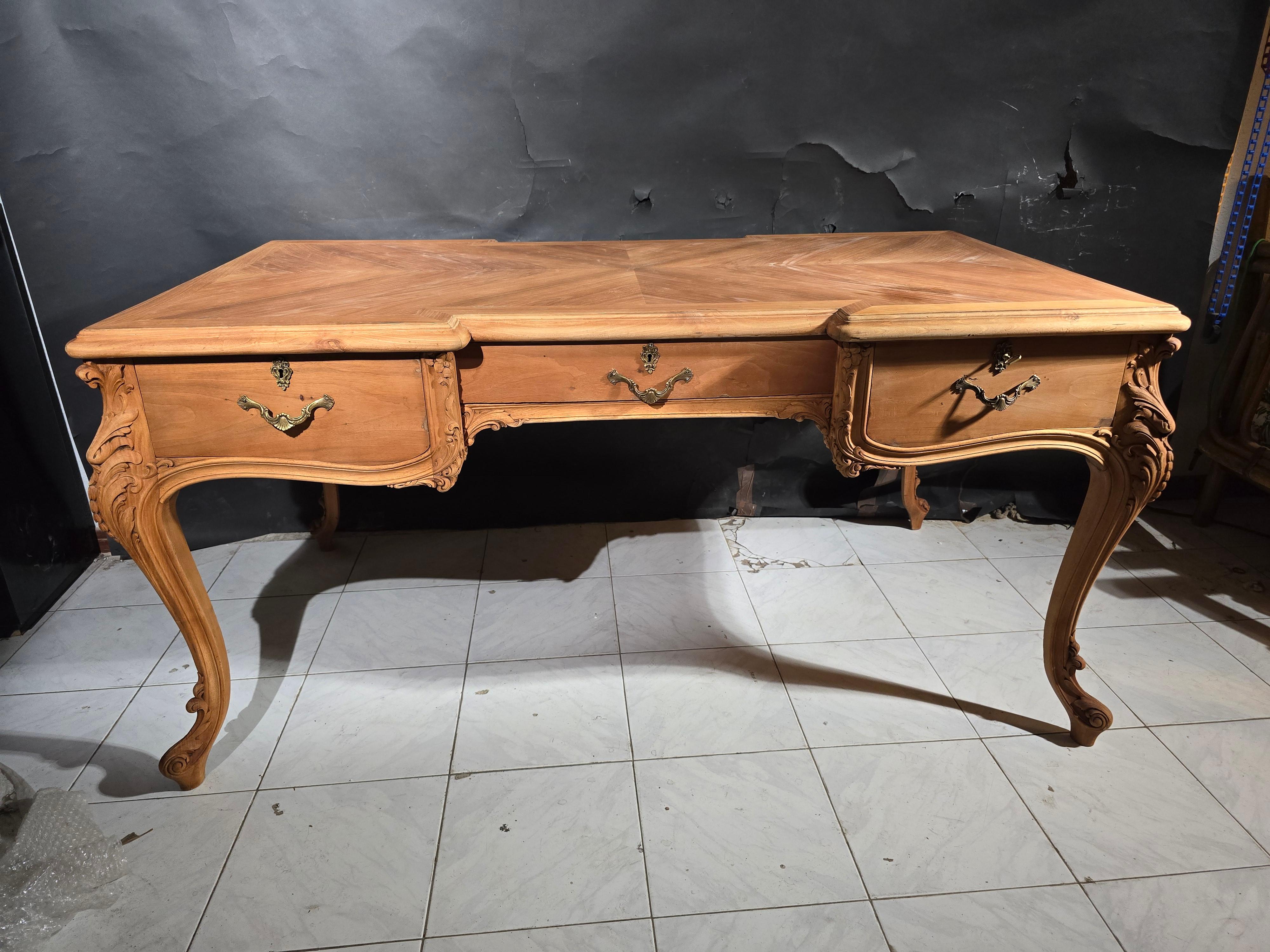 Elegant 19th Century French Desk – Solid Fruitwood with Bronze Accents For Sale 1