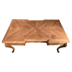 Eleganza della scrivania francese del XIX secolo - Legno massiccio di frutta con accenti in bronzo