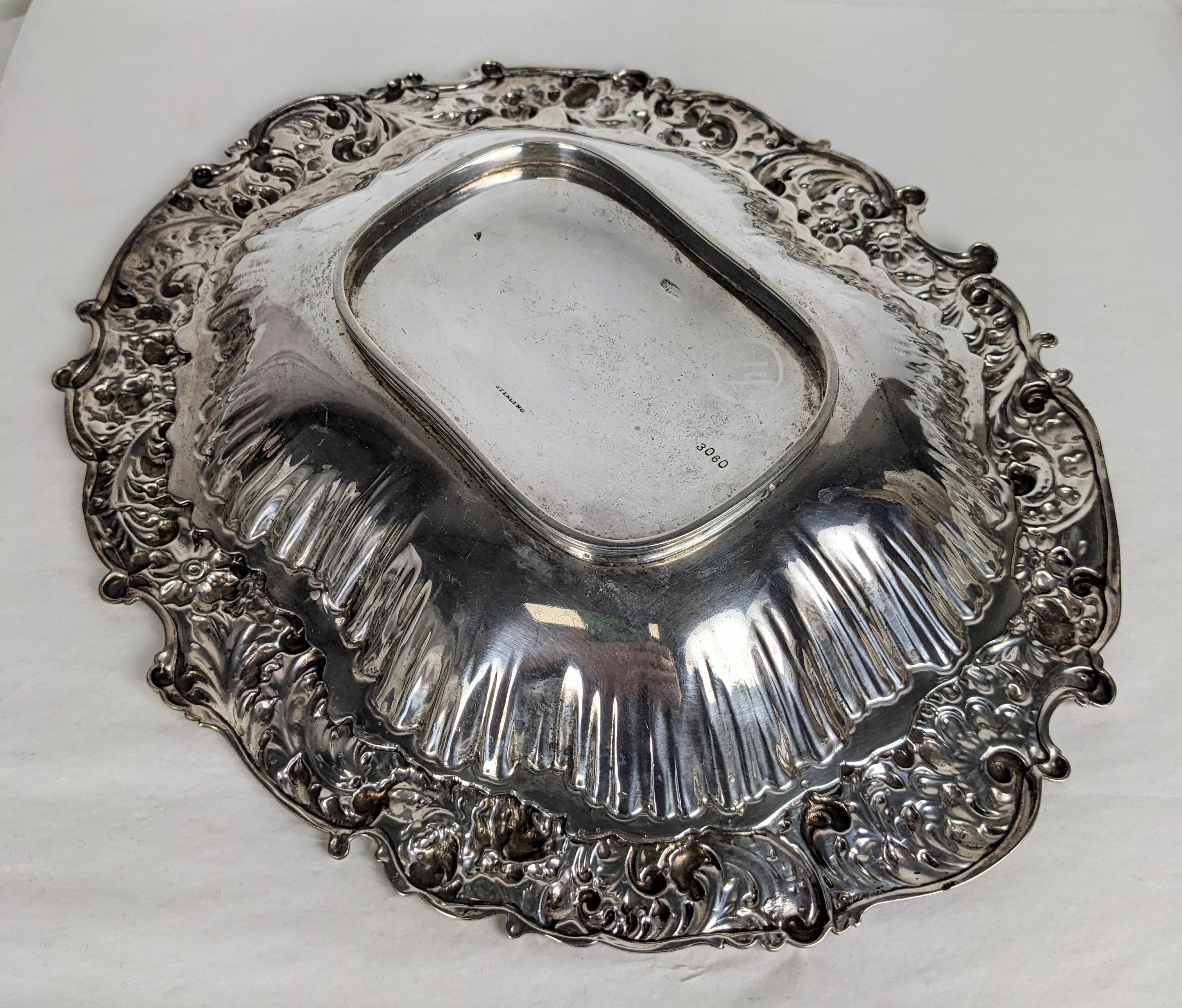 Argento 925 Elegante piatto da portata in argento di Gorham del XIX secolo in vendita