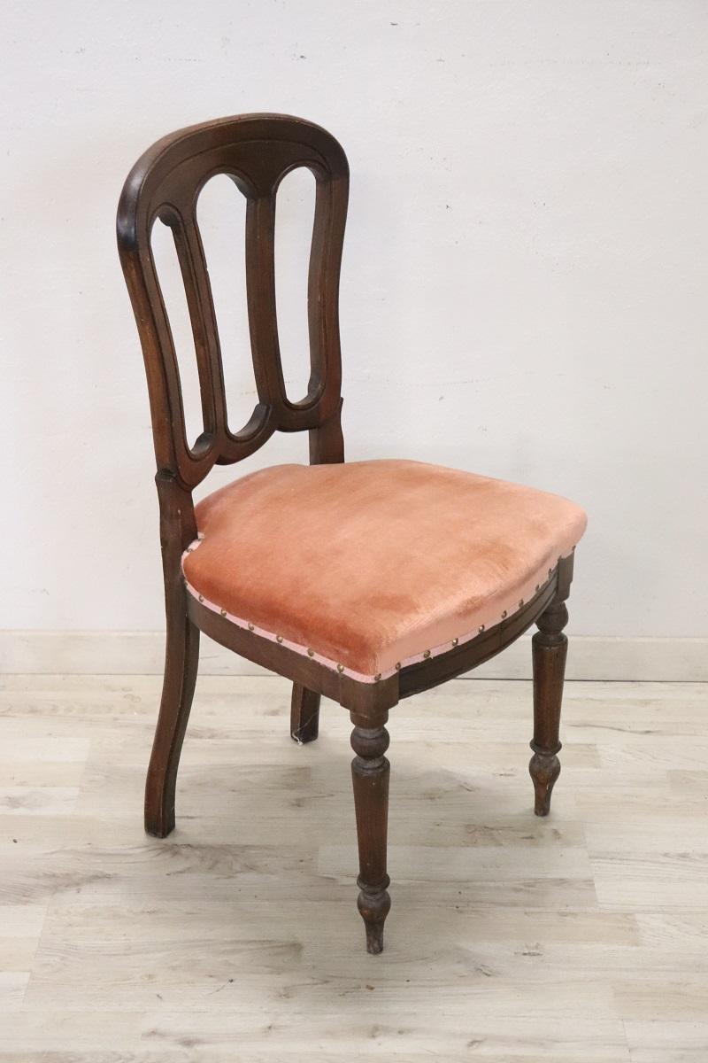Mid-19th Century Elegant 19th Century Italian Antique Single Chair with Velvet Seat For Sale