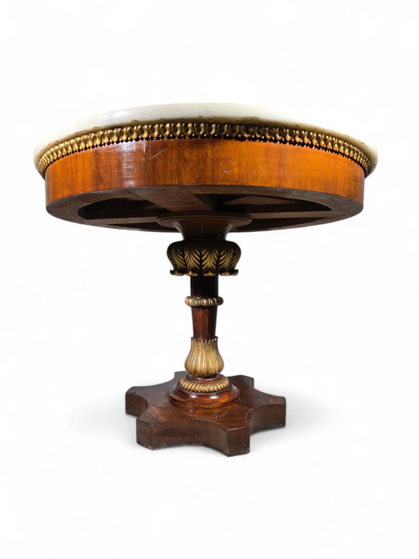Elegant 19th-Century Italian Round Center Table with Carrara Marble Top For Sale 7