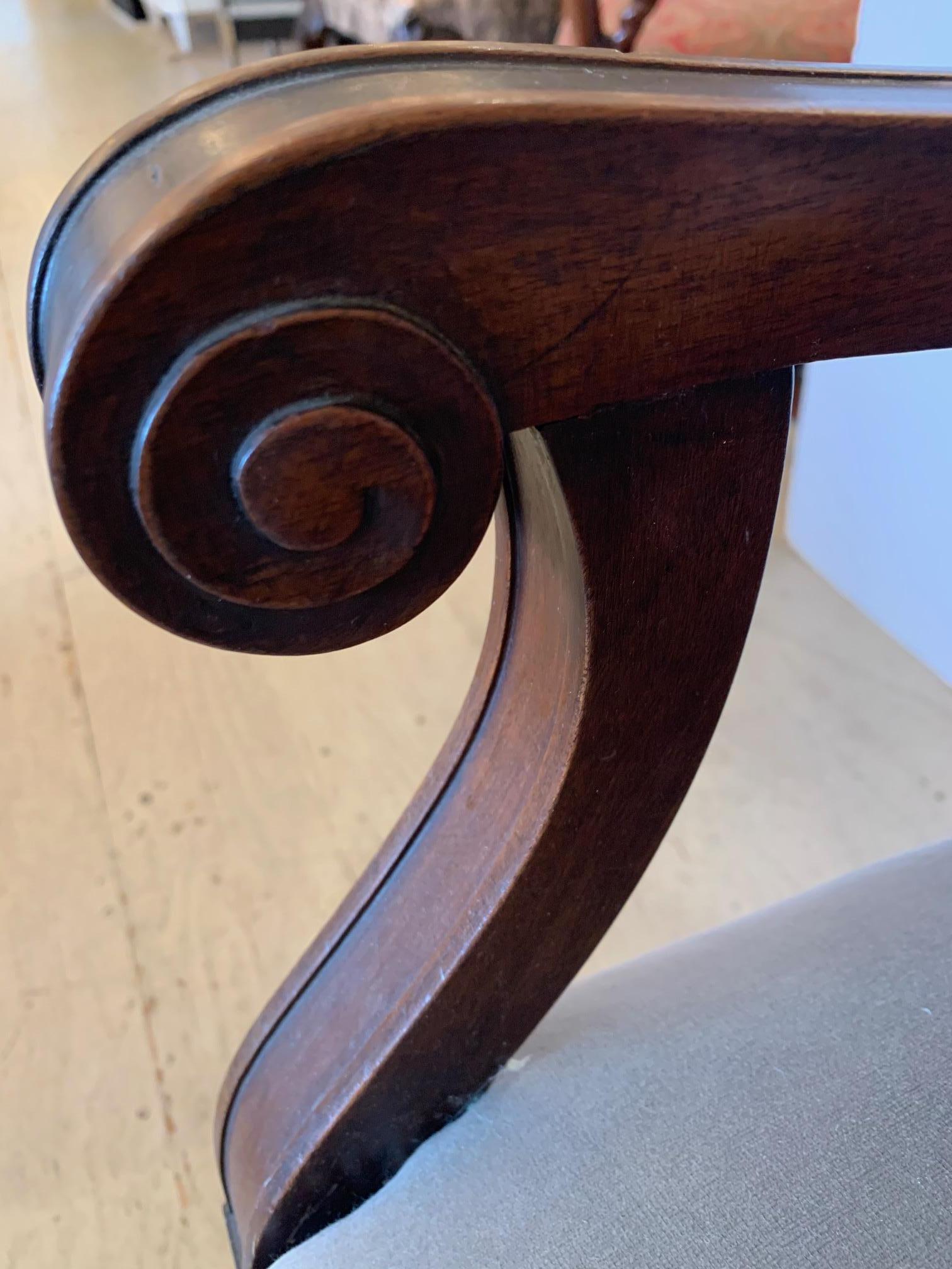 XIXe siècle Élégante fauteuil de style Régence néoclassique en acajou du 19ème siècle avec étoiles en vente