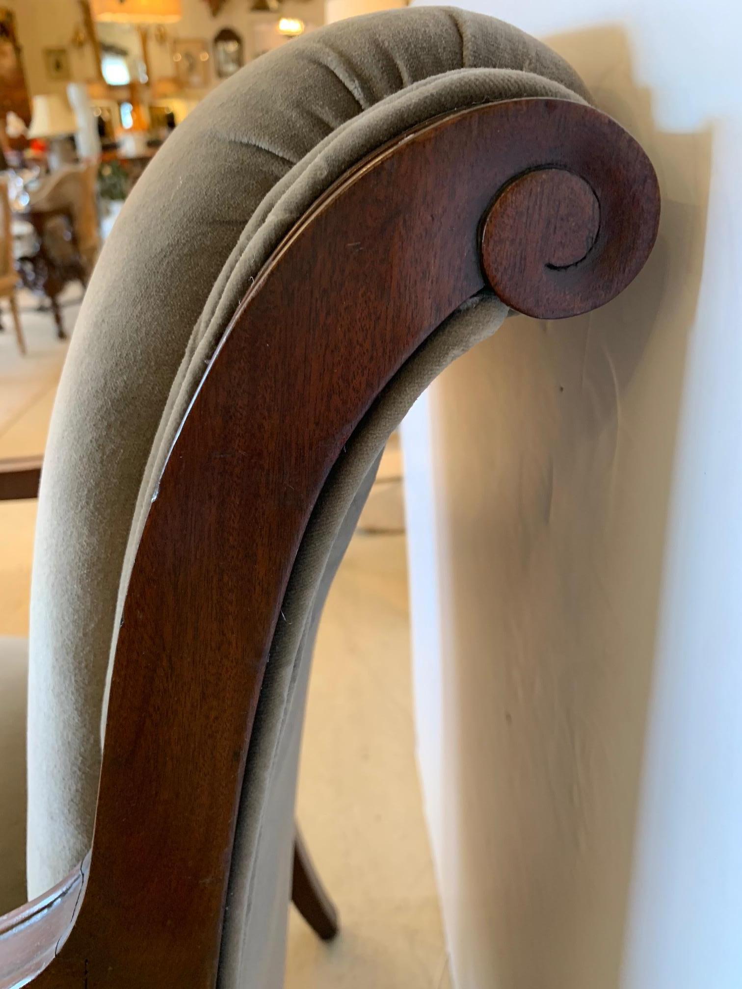 Élégante fauteuil de style Régence néoclassique en acajou du 19ème siècle avec étoiles en vente 2