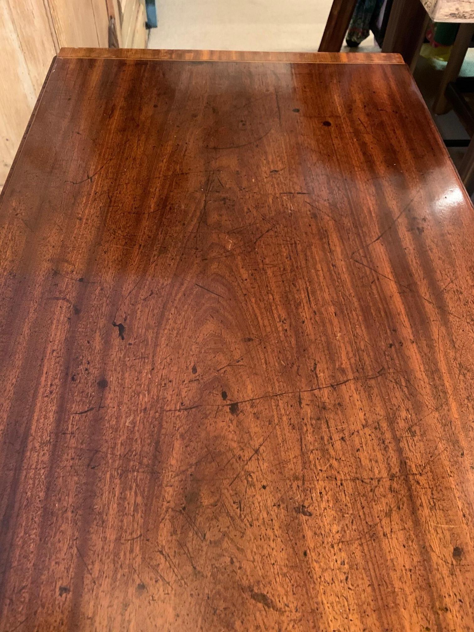 Elegant 19th Century Mahogany and Satinwood Pembroke Drop Leaf Side Table 5