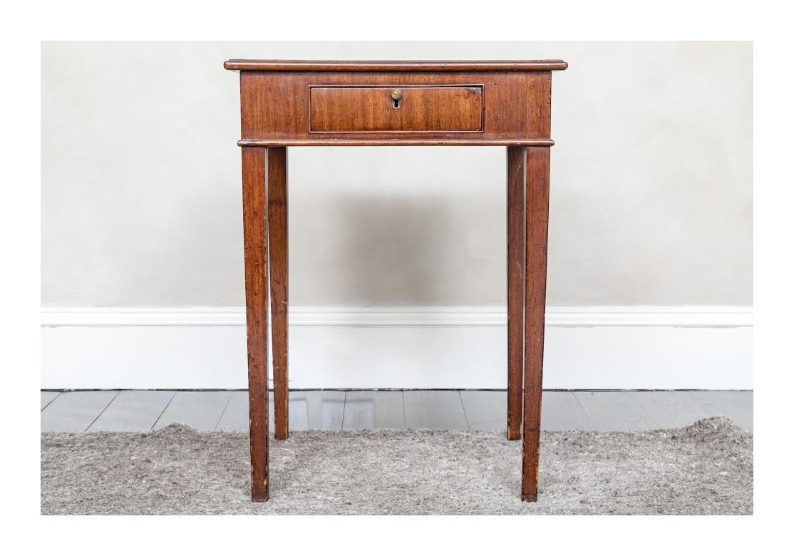 Elegant 19th Century Mahogany Side Table For Sale 6